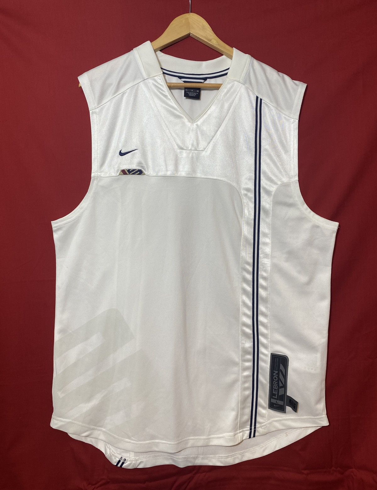 Nike Nike LeBron Vintage Y2K Jersey XL White Navy Streetwear Size US XL / EU 56 / 4 - 1 Thumbnail