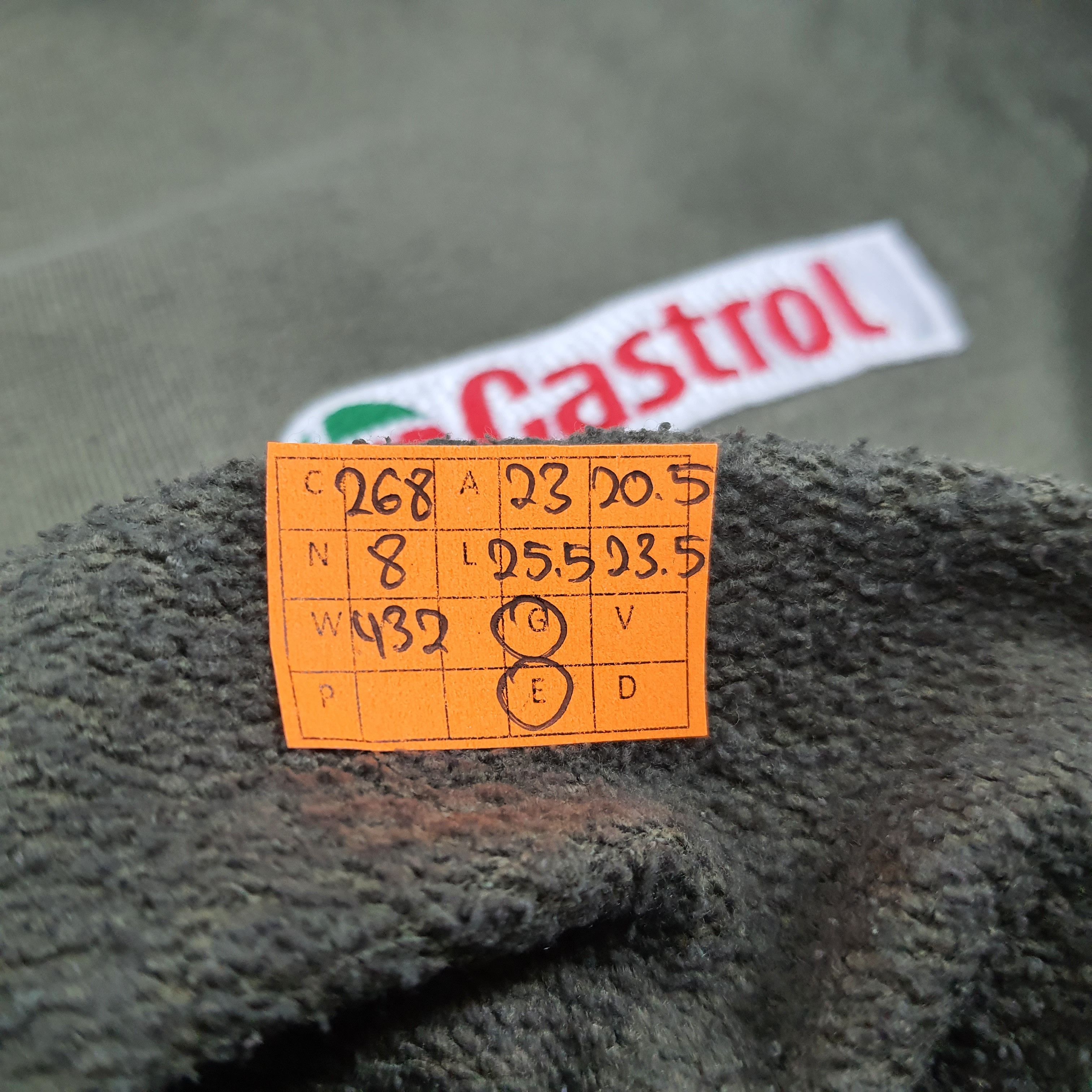 Vintage Vintage Castrol Sweatshirt C268N8 Size US L / EU 52-54 / 3 - 8 Thumbnail