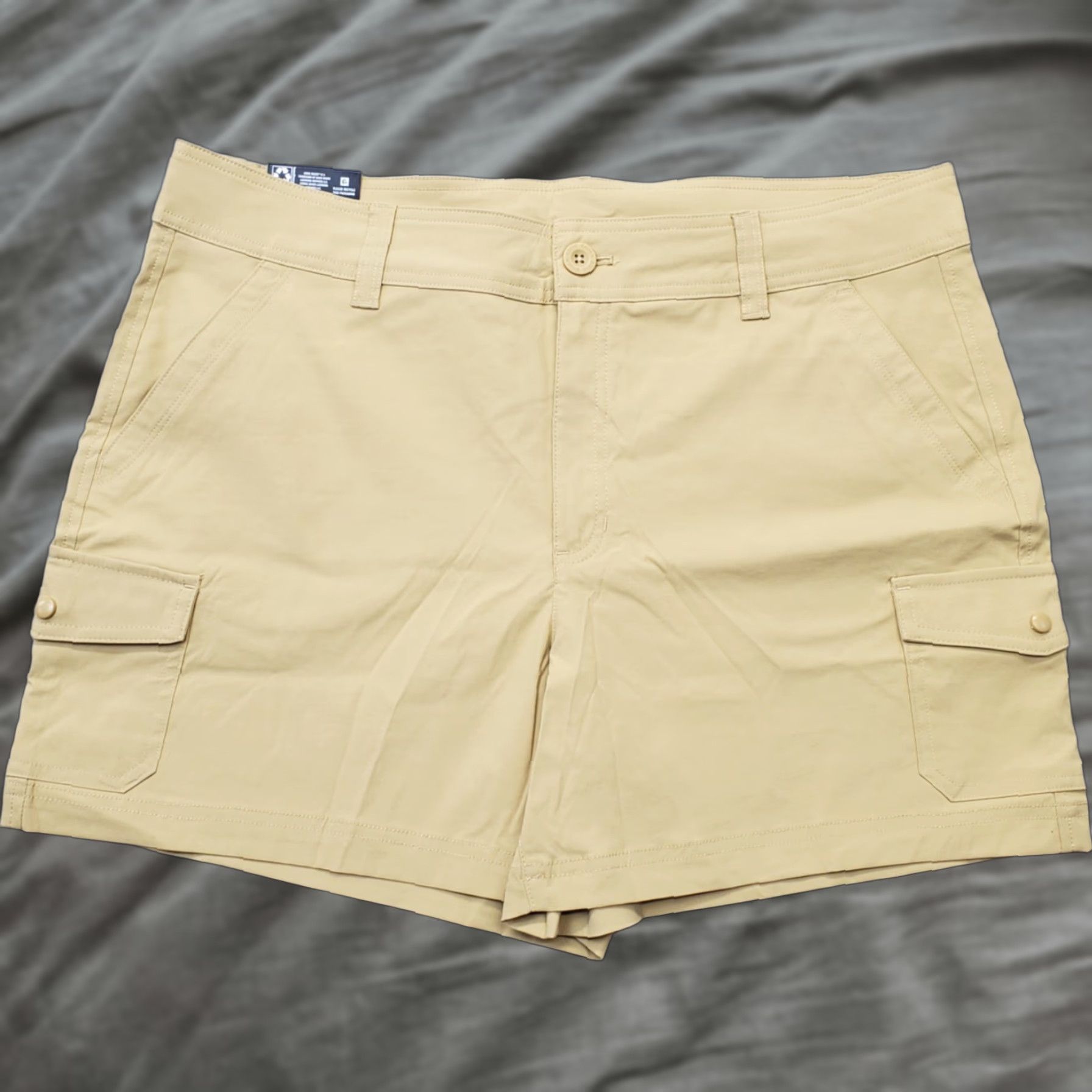 Eddie Bauer Eddie Bauer Womens Cargo Shorts Tan 16 Stretch 5" Inseam Cargo Pocket Shorts Womens Size 16 Tan Stretch Performance 5" Inseam Size 38" / US 16 / IT 52 - 1 Thumbnail
