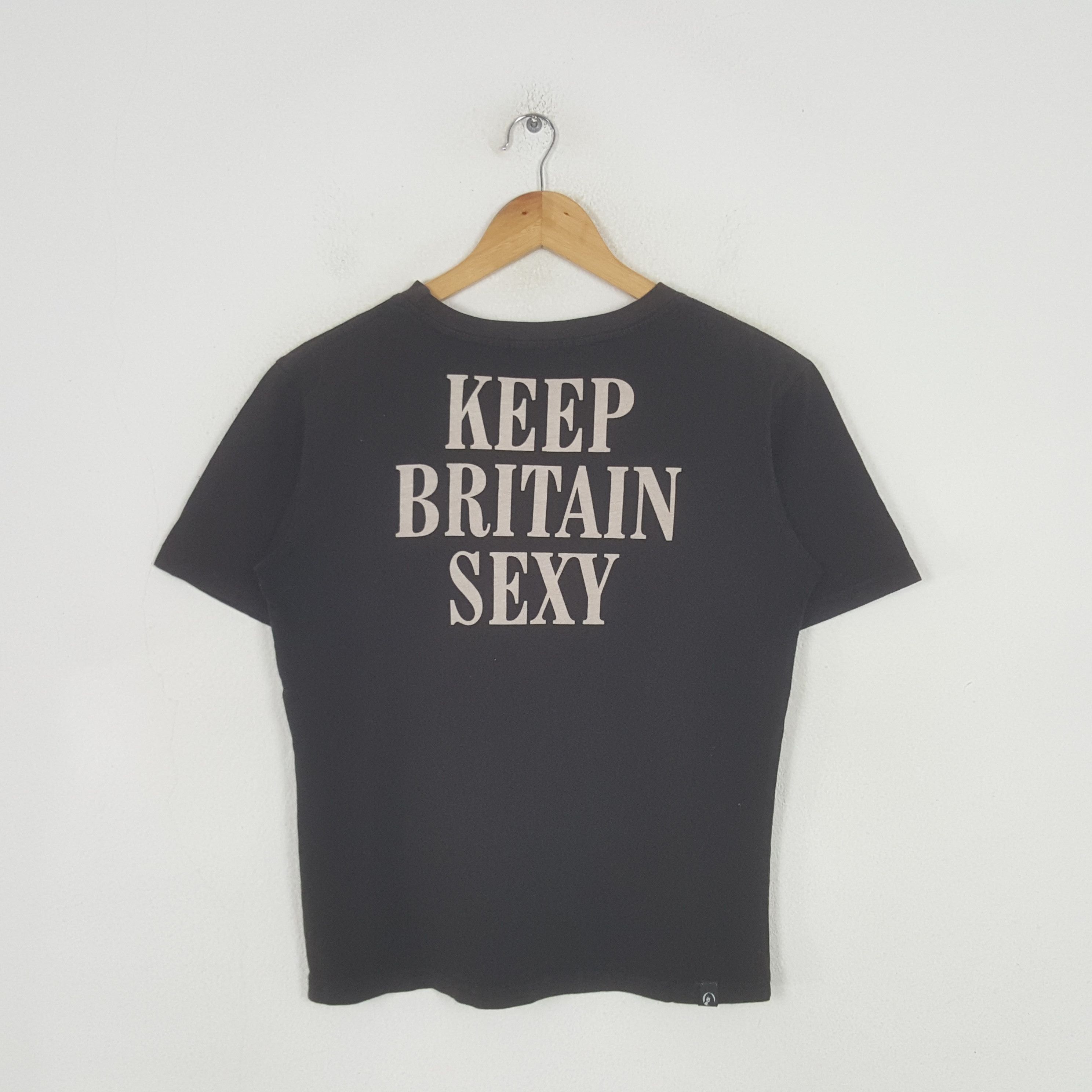 Hysteric Glamour Vintage Hysteric Glamour Keep Britain Sexy Tshirt C301N32 Size US S / EU 44-46 / 1 - 3 Thumbnail