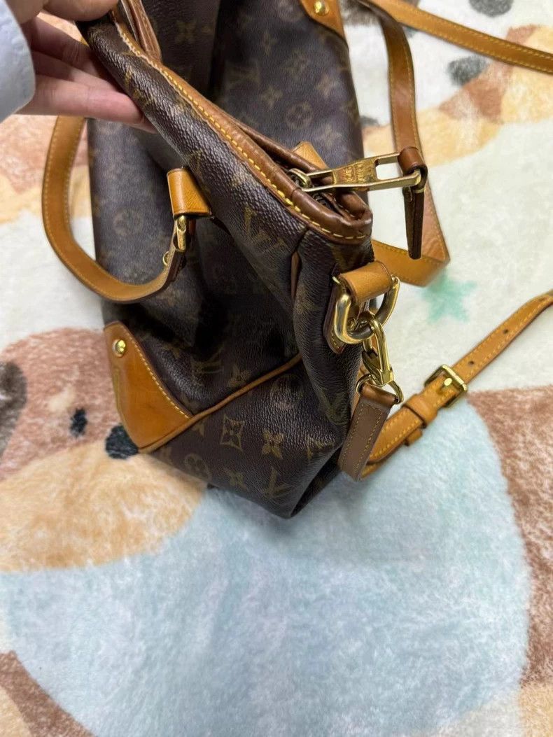 Louis Vuitton Louis Vuitton Louis Vuitton Airport Bag in Good Condition- Size ONE SIZE - 8 Thumbnail