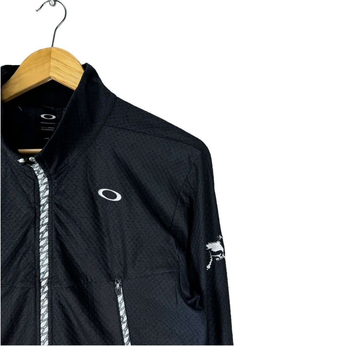 Oakley 🔥OAKLEY PERFORMANCE FIT SURVIVAL LIGHT ZIPPER JACKET Size US M / EU 48-50 / 2 - 4 Thumbnail
