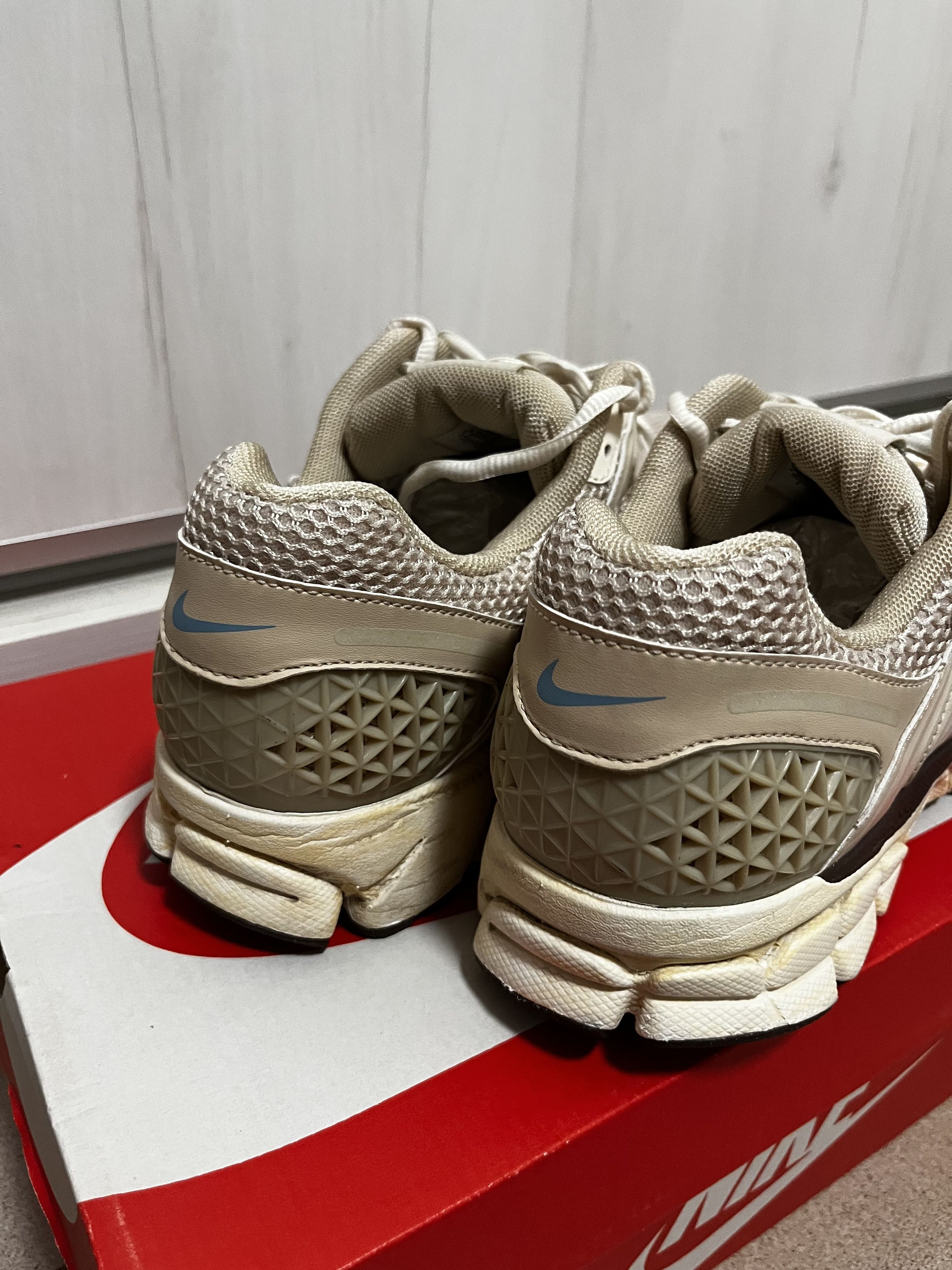 Nike Nike Zoom Vomero 5 Oatmeal Size US 11.5 / EU 44-45 - 4 Thumbnail