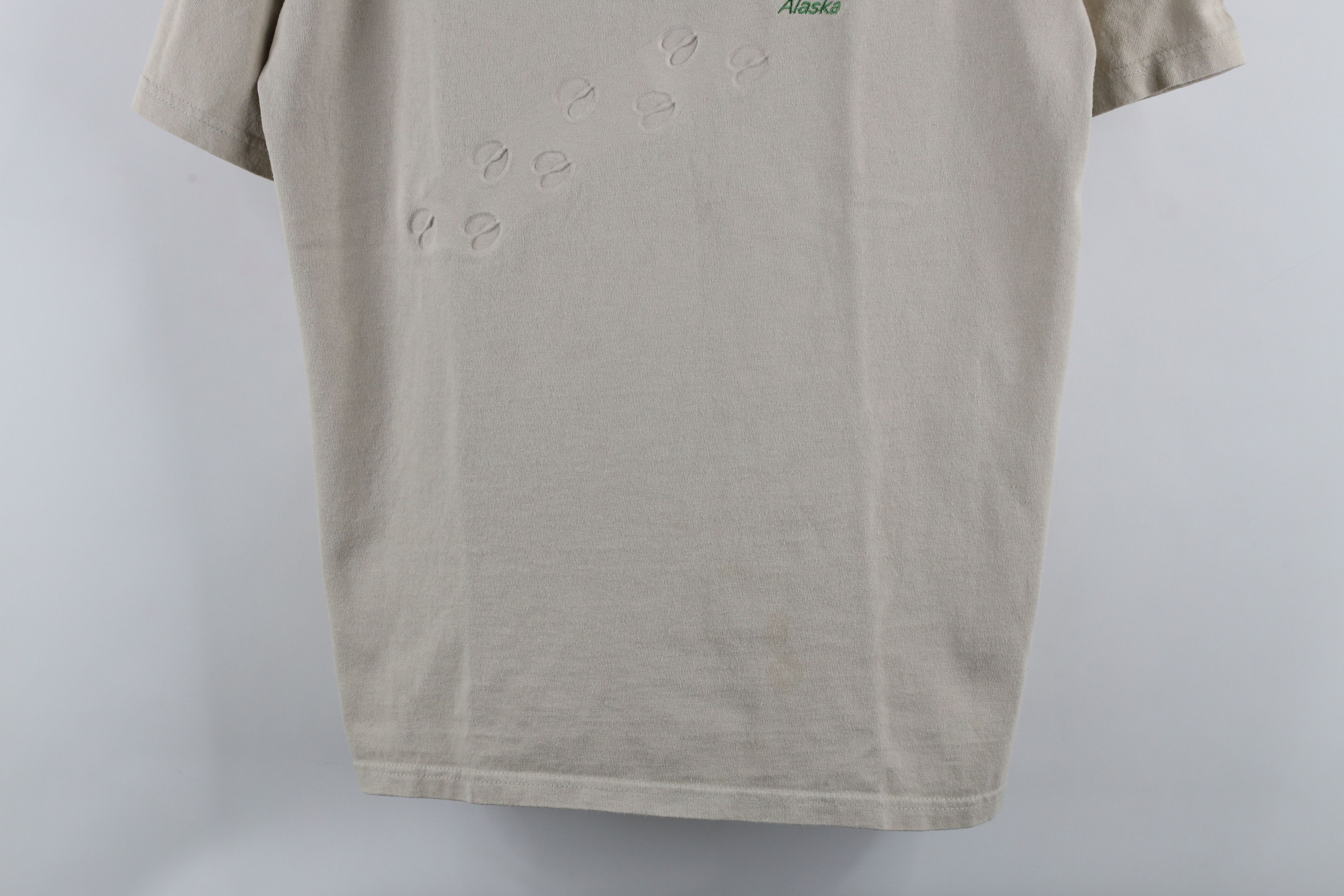 Vintage Vintage 90s Streetwear Alaska Moose Print T-Shirt Beige USA Size US M / EU 48-50 / 2 - 3 Thumbnail