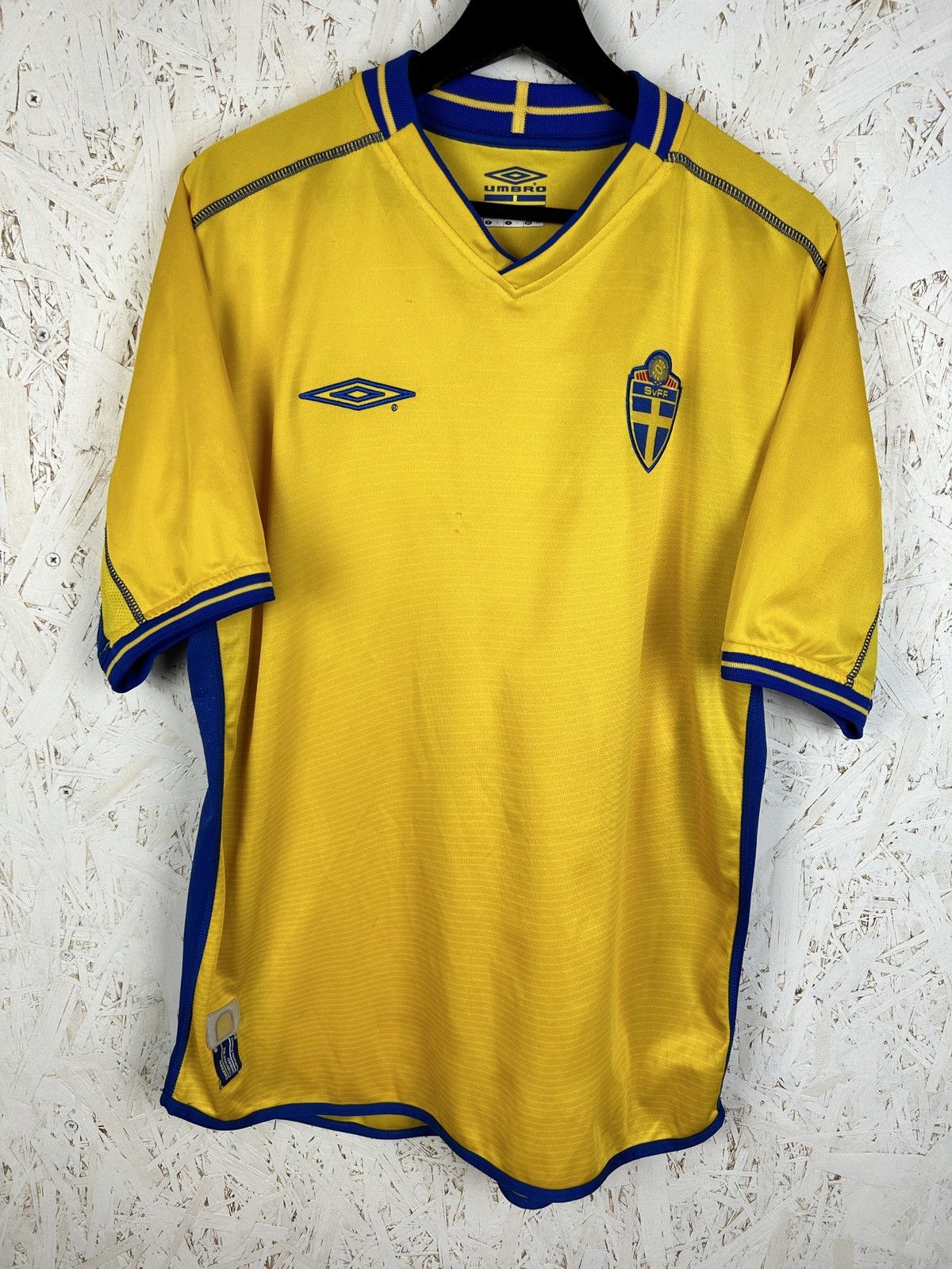 00s Umbro Sweden SVFF 2004 World Cup Home Kit Soccer Jersey