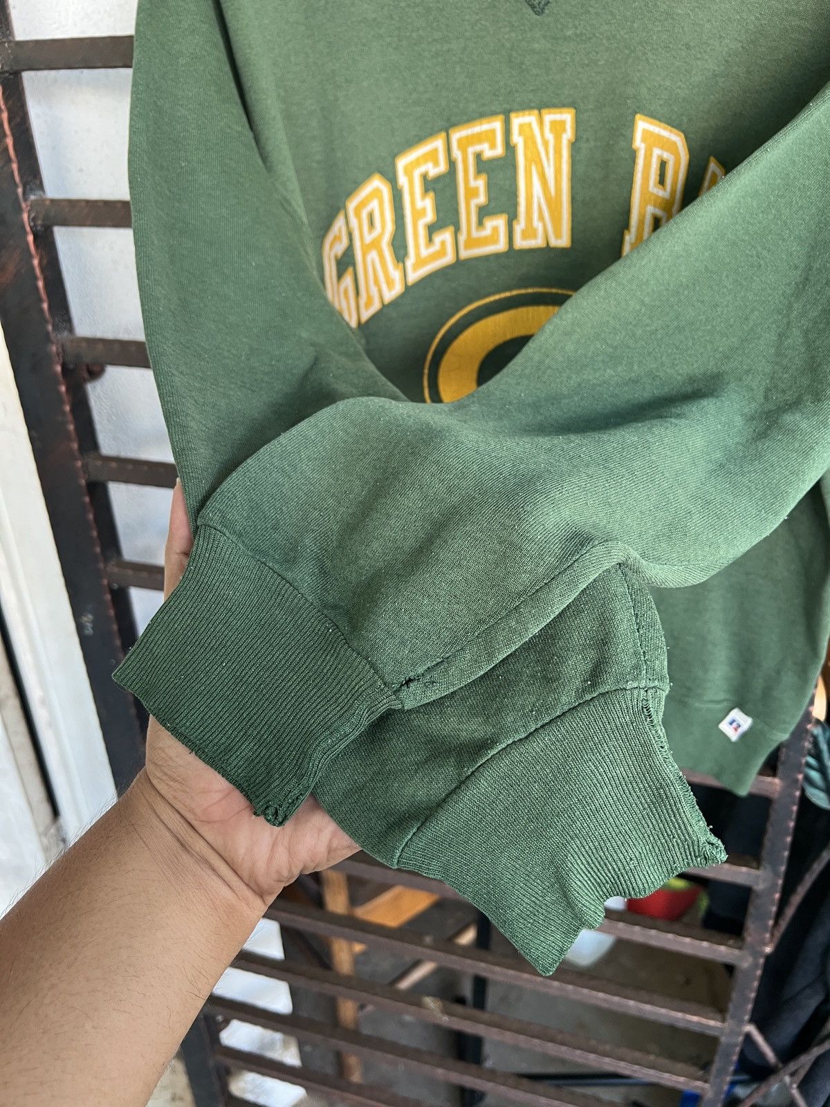 NFL vintage 90's russell athletic Green Bay Packers crewneck Size US M / EU 48-50 / 2 - 5 Thumbnail