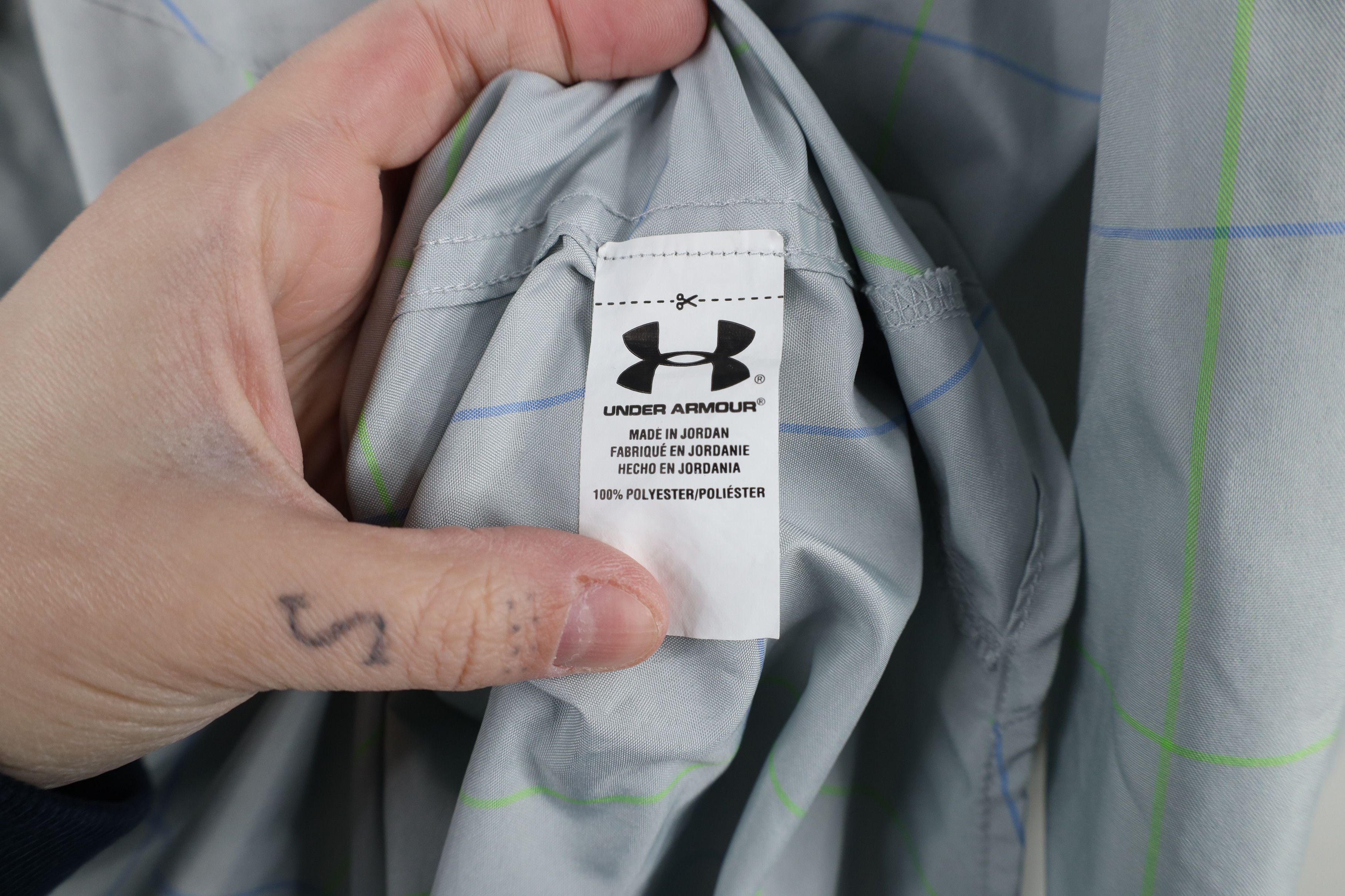 Under Armour × Vintage Under Armour Loose Tech Collared Button Shirt Gray Plaid Size US M / EU 48-50 / 2 - 11 Thumbnail