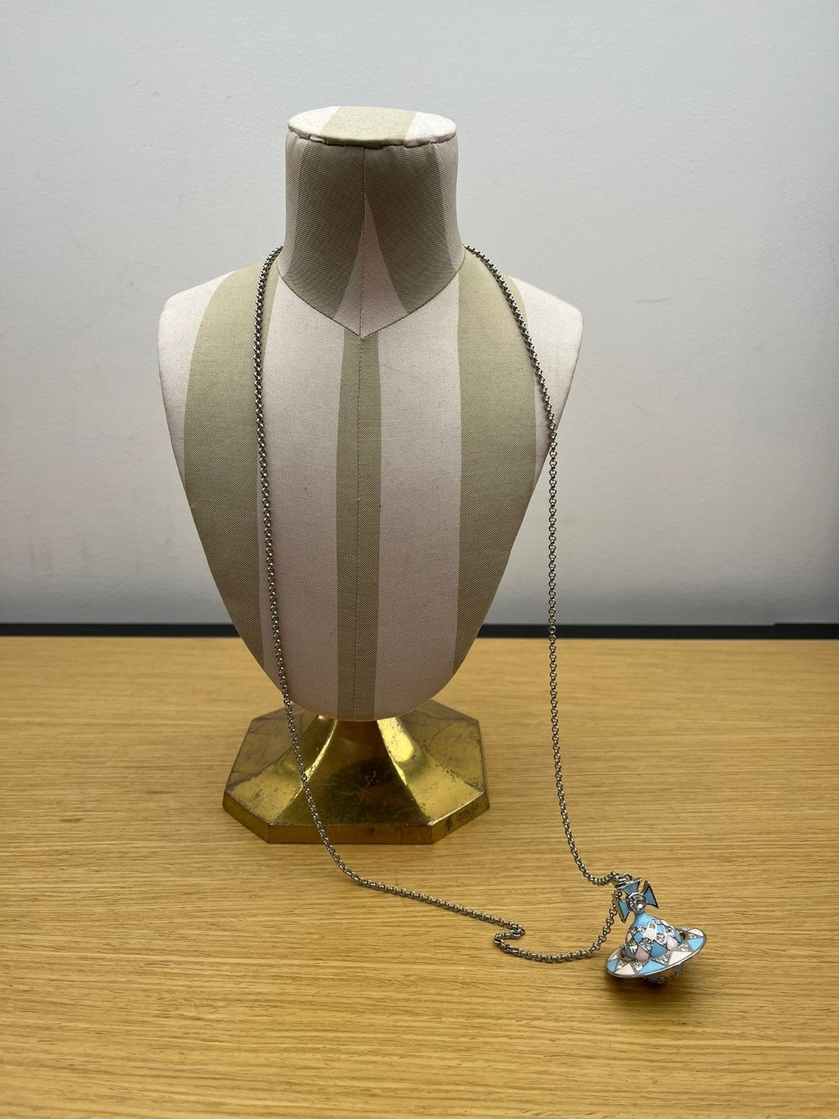 Vivienne Westwood o1f1d3z1025 Size: OS / Harlequin Orb Pendant Necklaces Size ONE SIZE - 1 Thumbnail