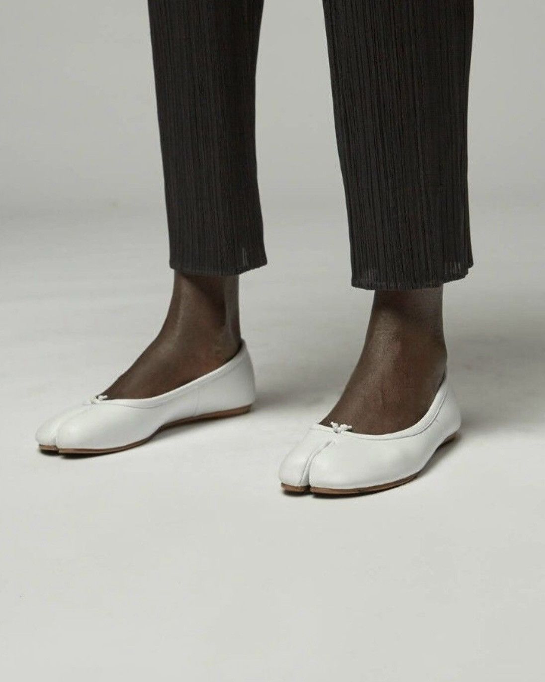 【Maison Margiela】Tabby Ballerina Flats ★追跡可能★ Maison Margiela WMNS Tabi Ballerina Flat - Black – Kith