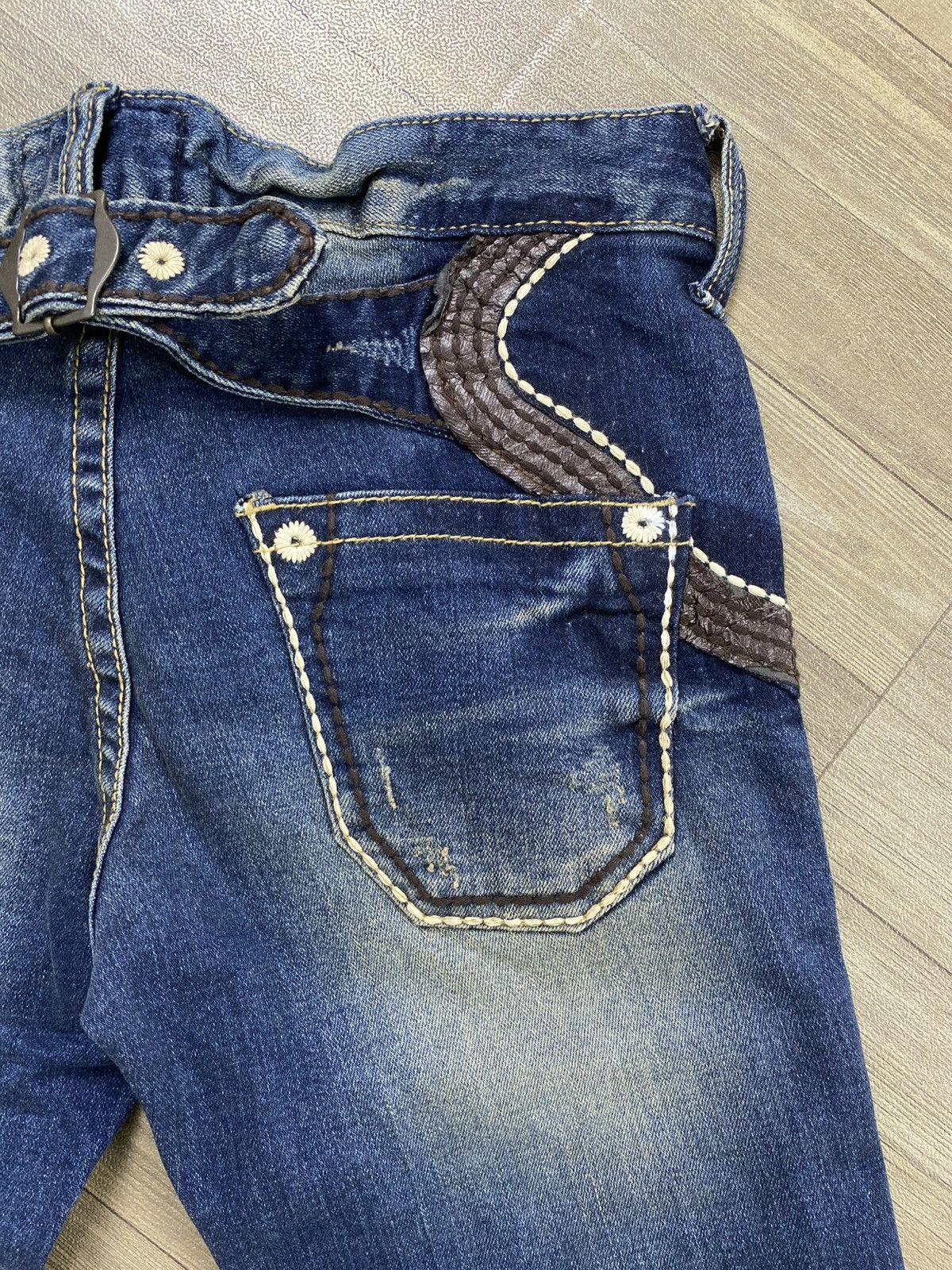 Le Grande Bleu (L.G.B.) 2000s Lolita Distressed Lgb Ifsixwasnine Style Flared Jeans Size US 30 / EU 46 - 15 Thumbnail
