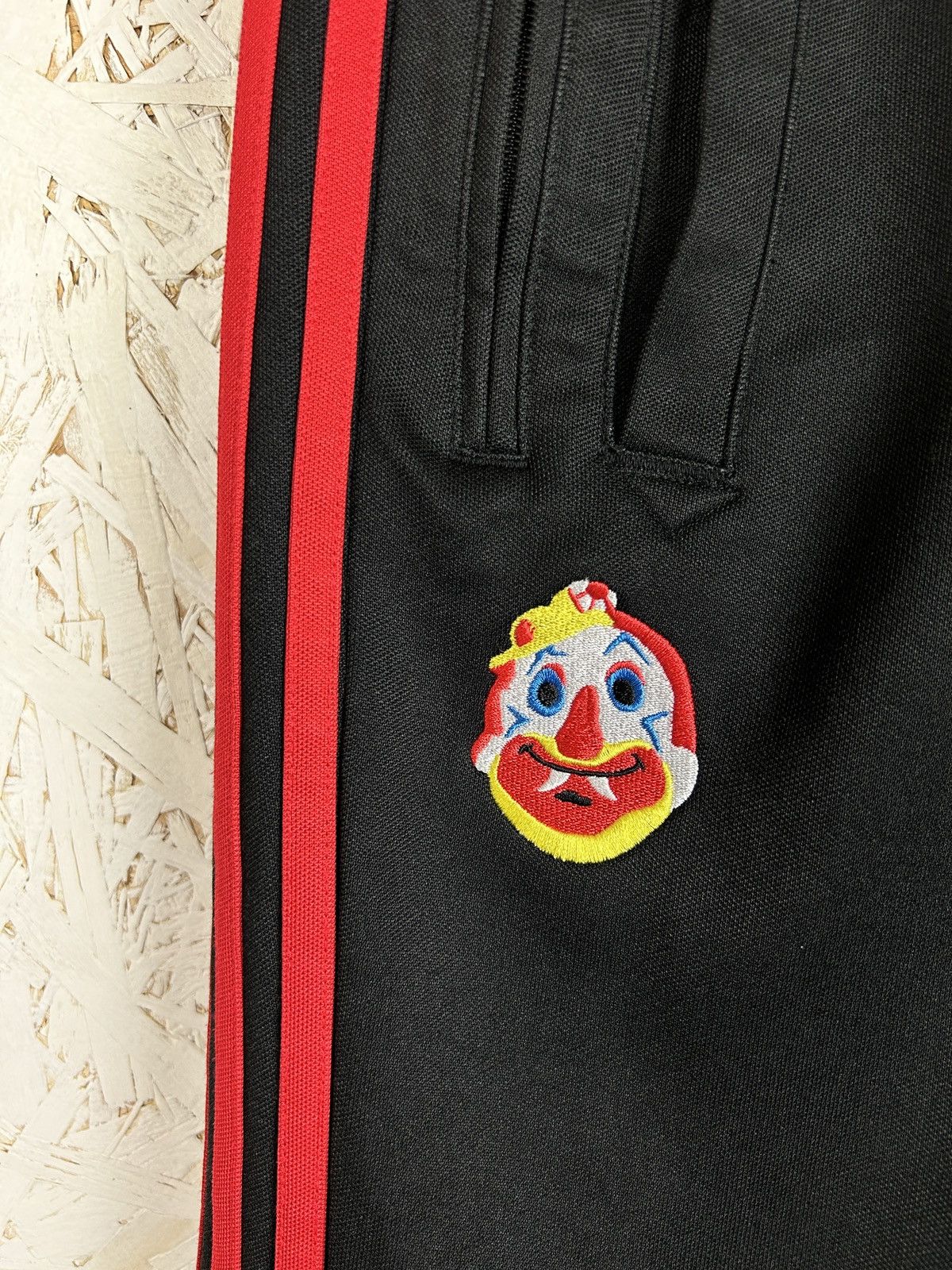 Kazuki Kuraishi Adidas Mcnairy x Kazuki Kuraishi Clown Shorts Black Size M Size US 32 / EU 48 - 2 Thumbnail