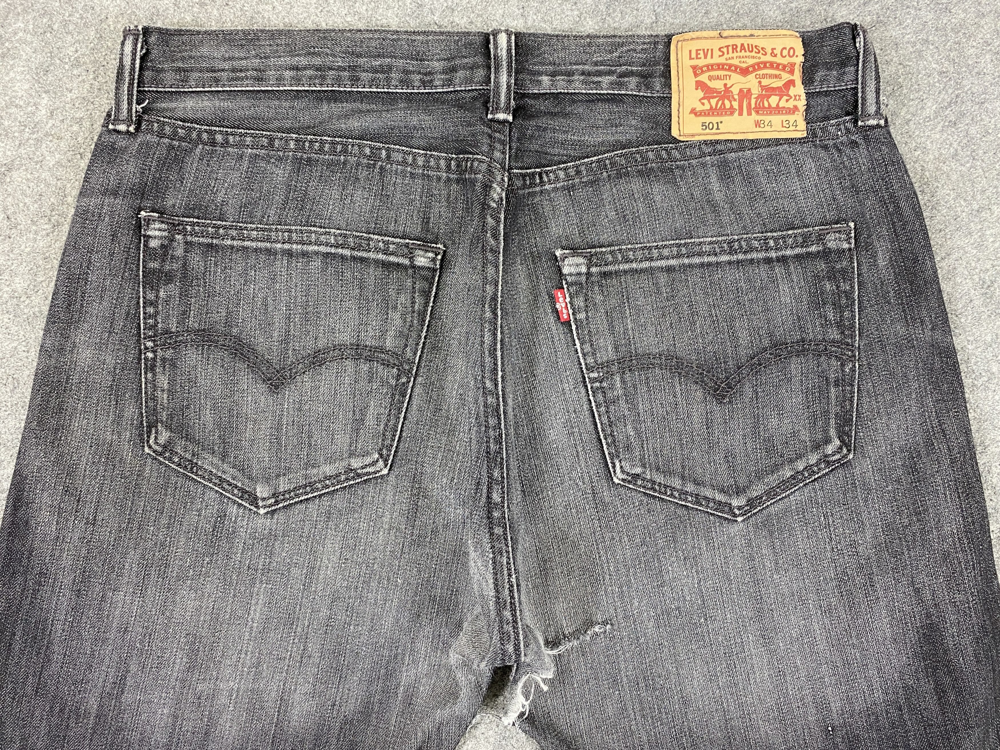 Levi's Distressed Black Vintage Levi's 501 35x34 Denim -JN2439 Size US 35 - 4 Thumbnail