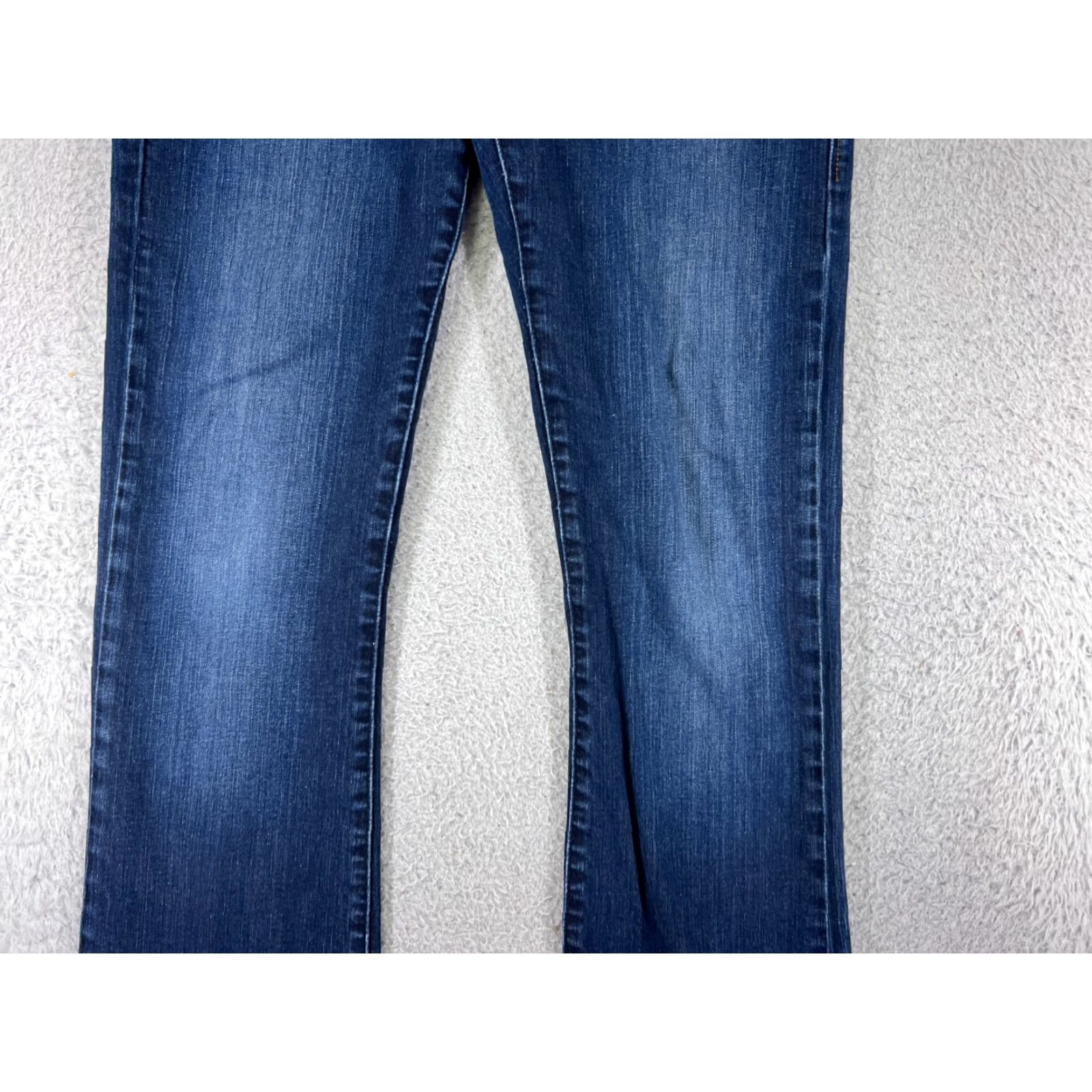 Vintage Rock & Republic Jeans Womens 6 Blue Denim Flared Cotton Blend Low Rise Pockets 5-Pocket Rock Size 28" / US 6 / IT 42 - 6 Thumbnail