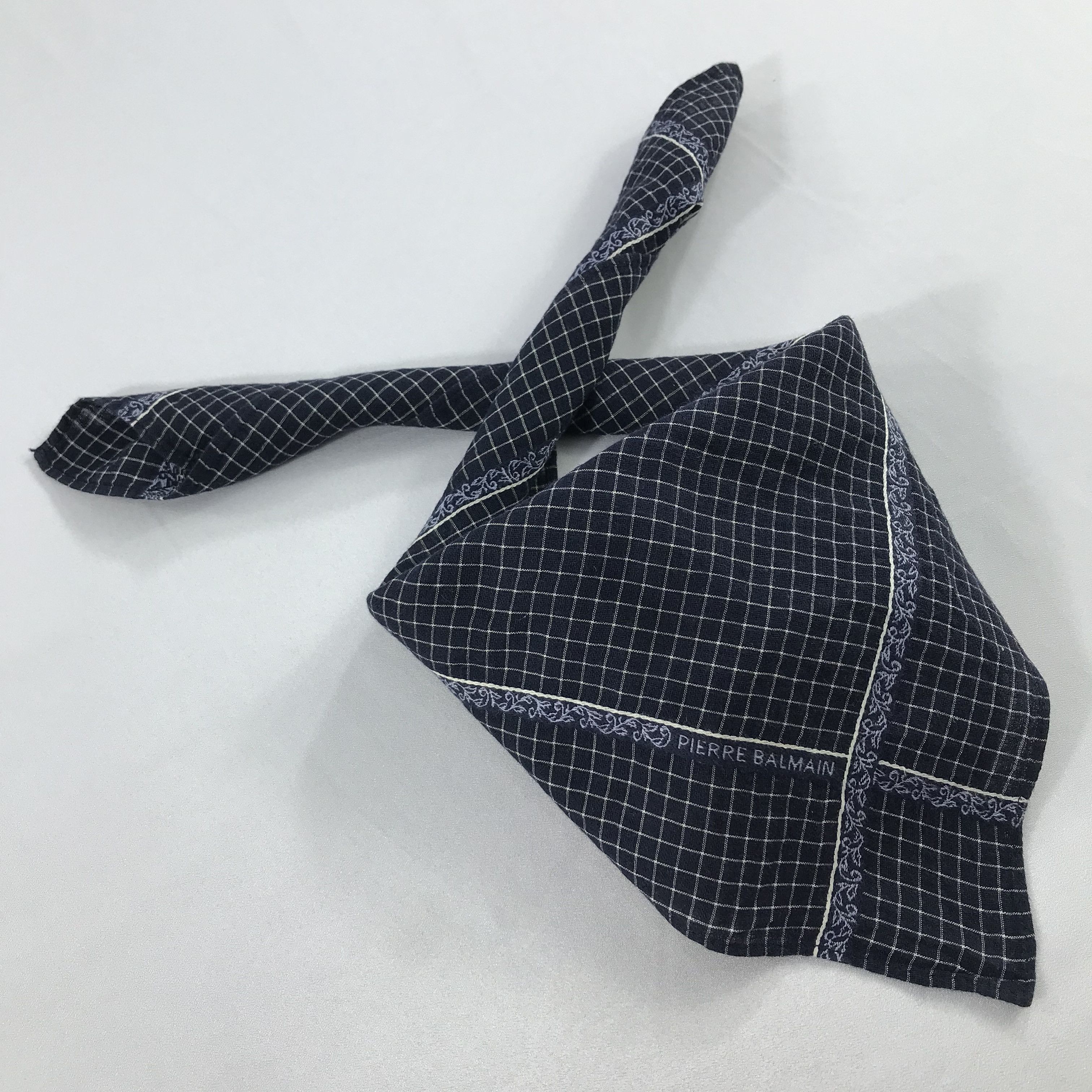 Pierre Balmain × Vintage Pierre Balmain Bandana / Handkerchief / Neckerchief -S2429 Size ONE SIZE - 4 Thumbnail