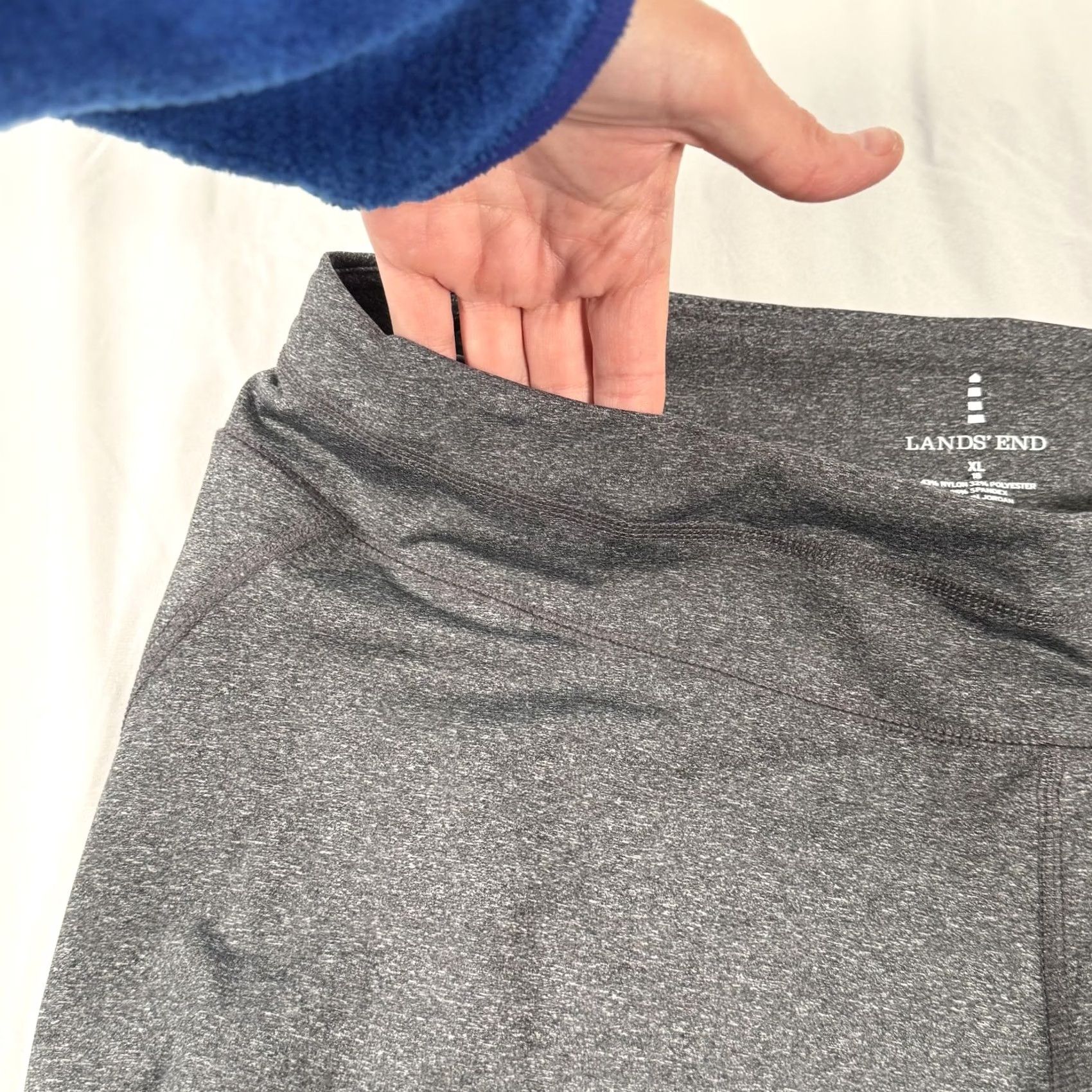 Lands' End Lands' End Womens XL Gray Cropped Capri Leggings Activewear Stretch Elastic Waist Pockets Size 40" / US 18 - 6 Thumbnail