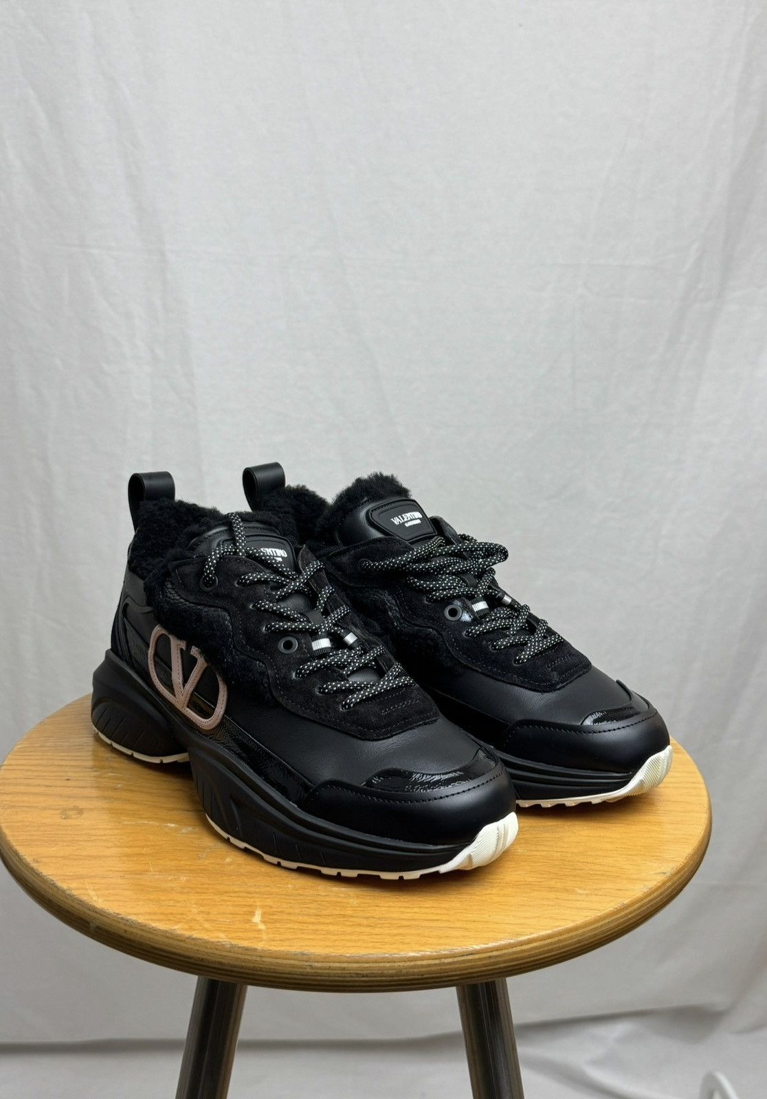 Valentino Valentino Shearling Sneakers Size US 7.5 / IT 37.5 - 7 Thumbnail