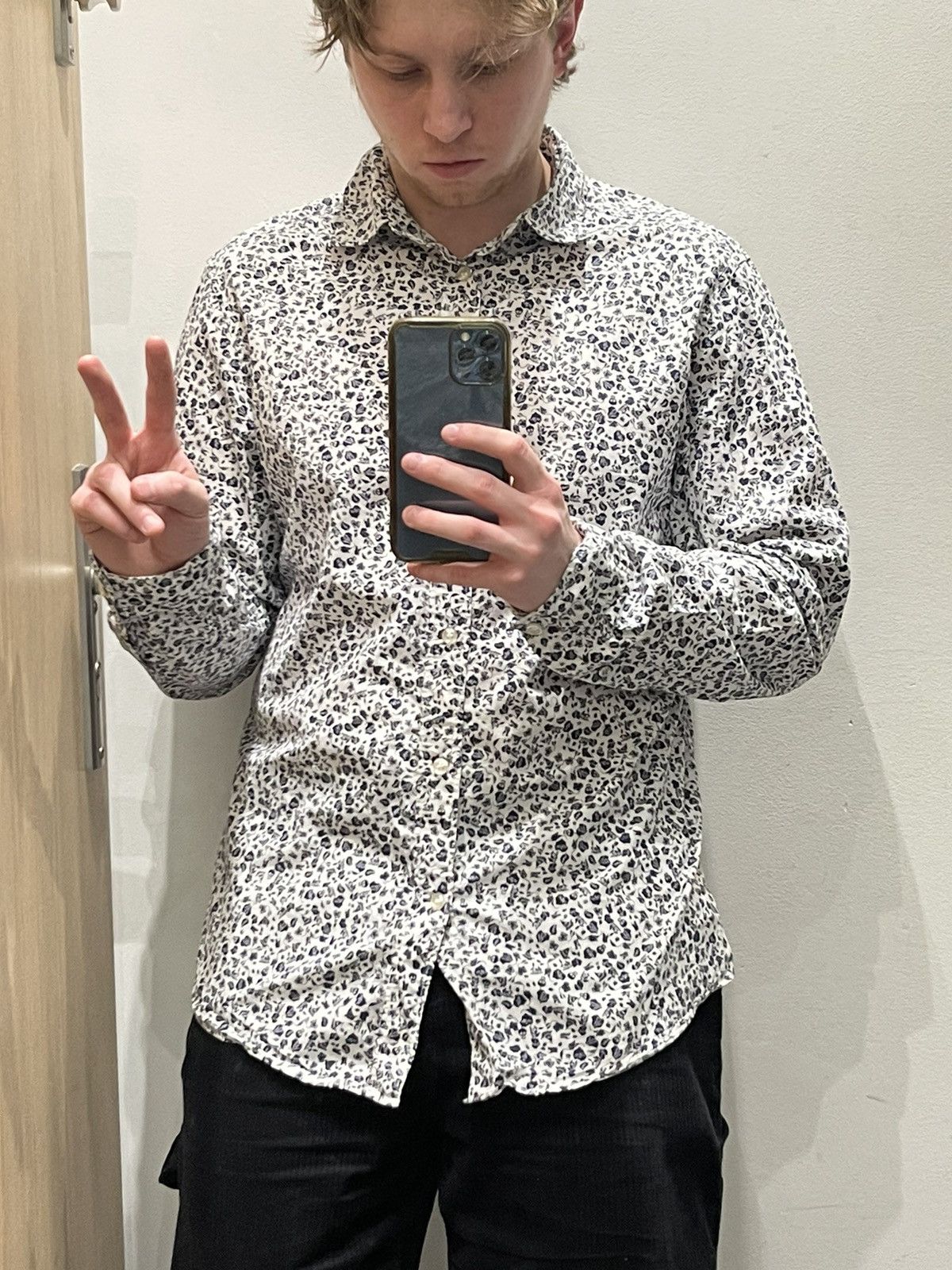 Diesel Diesel Floral Skull All Over Print White Black Shirt Size US L / EU 52-54 / 3 - 1 Thumbnail