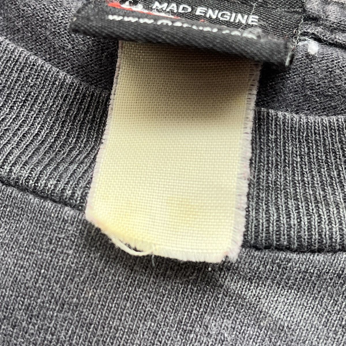 Mad Engine VINTAGE Y2K DISTRESSED FADED THE AVENGERS MARVEL TSHIRT Size US M / EU 48-50 / 2 - 18 Thumbnail