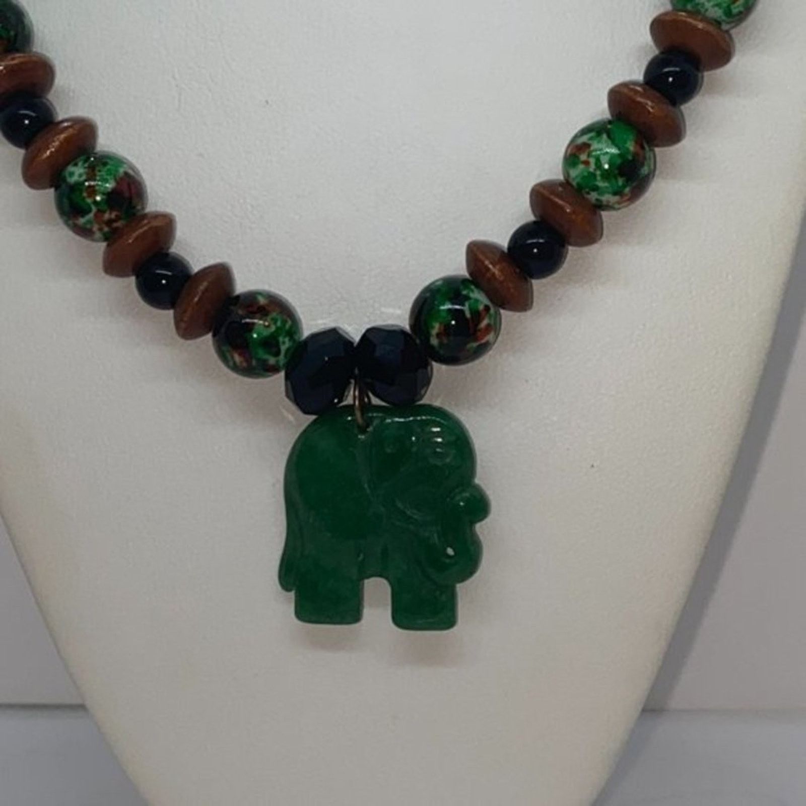 Handmade Handmade Beaded Black Brown Green Elephant Necklace Size ONE SIZE - 2 Thumbnail