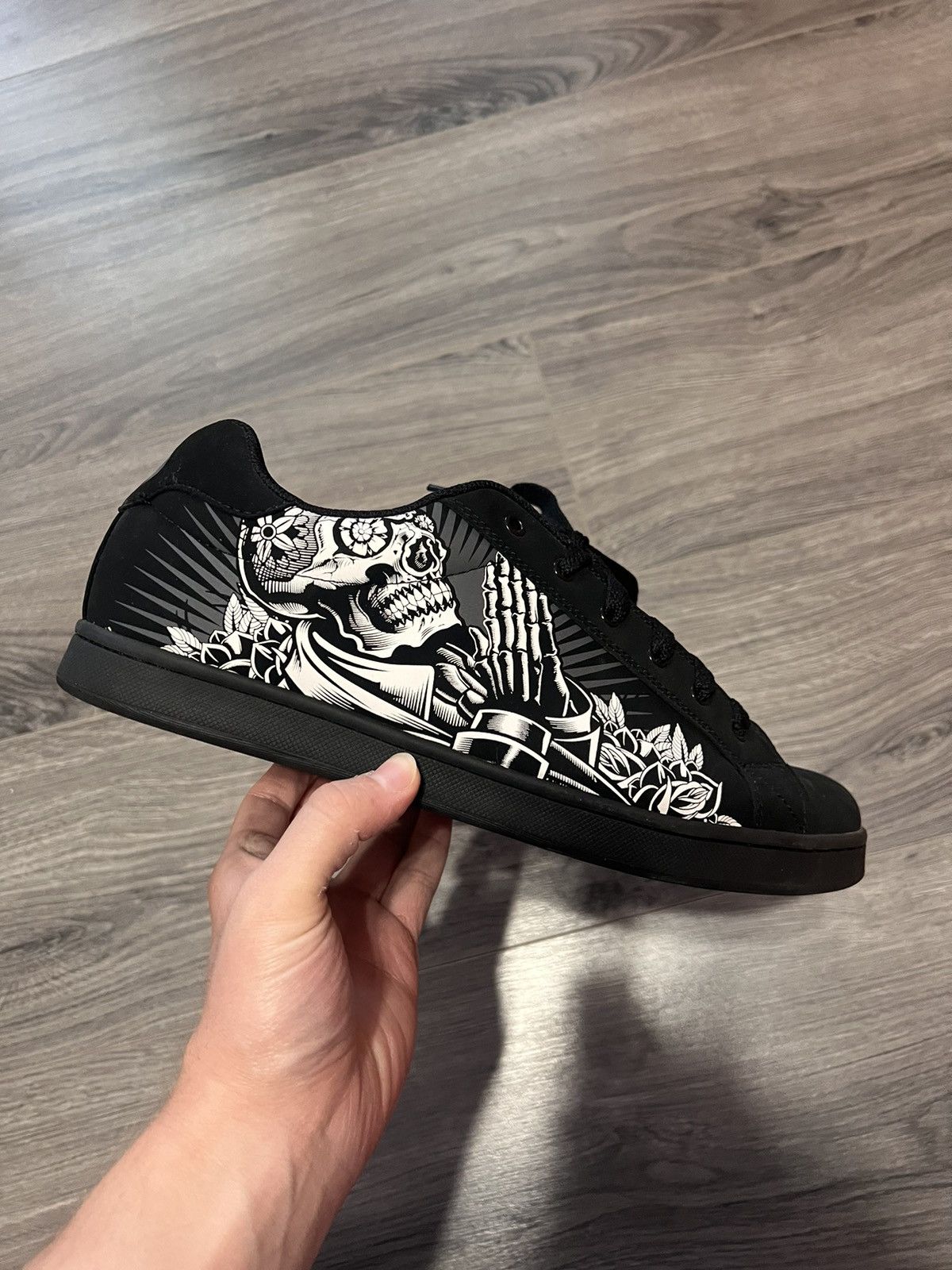 Fashion osiris skull shoes