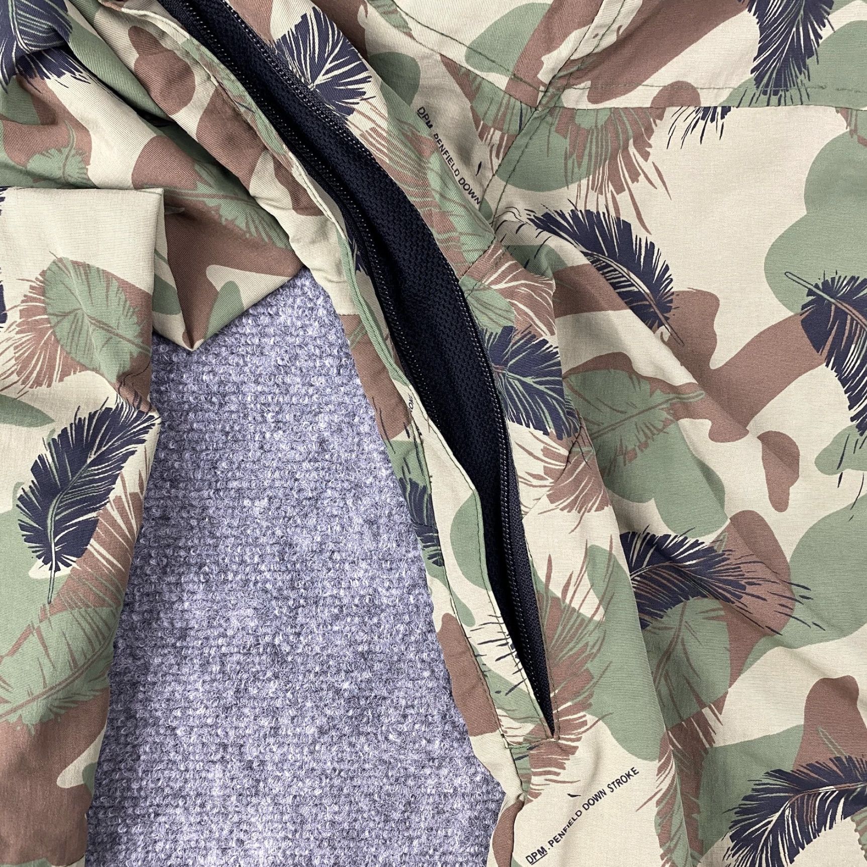 Penfield Penfield Jacket Mens L Camouflage Hooded Puffer Down Parka Outdoor Camo Feather DPM Sit Full Zip Front Pockets Logo Womens? Size US L / EU 52-54 / 3 - 7 Thumbnail
