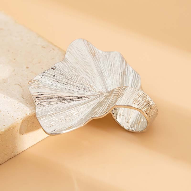 Jewelry Classic Leaf Shaped Ring Size ONE SIZE - 4 Thumbnail