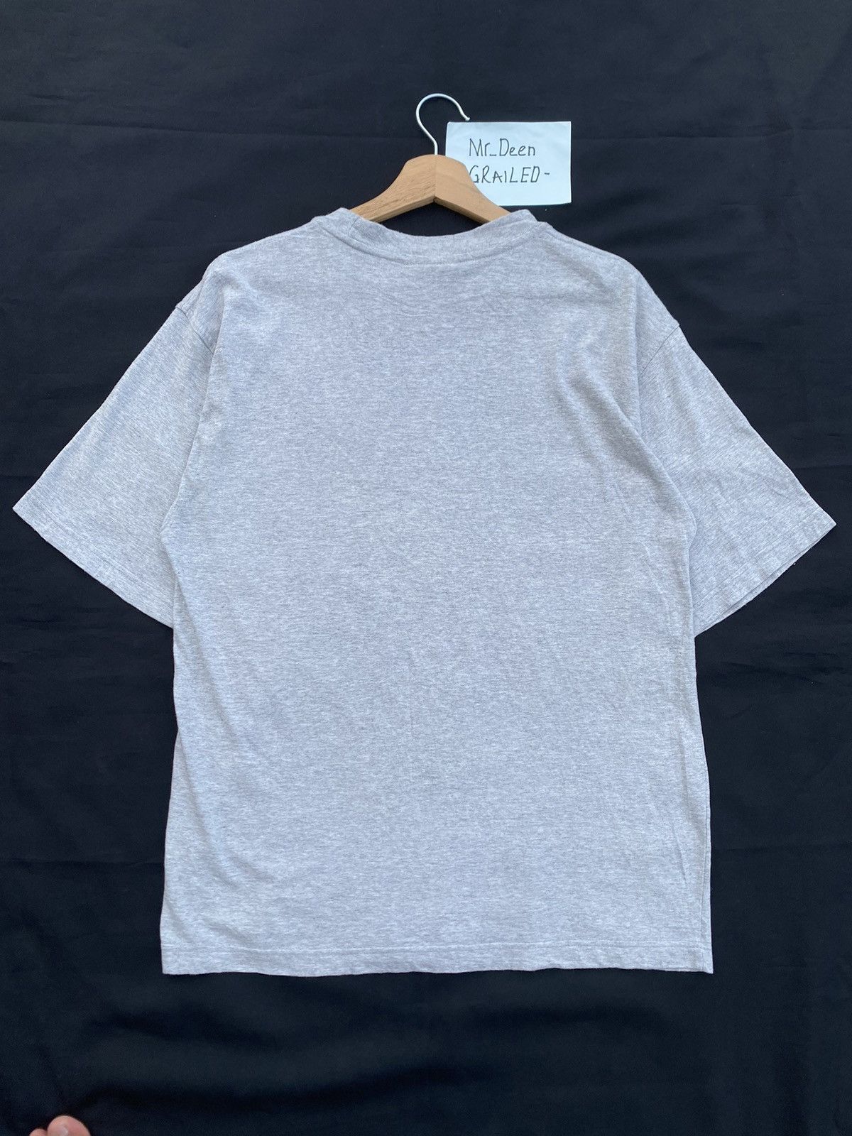 Valentino Rare Vintage Valentino Spellout Biglogo Tshirt Size US M / EU 48-50 / 2 - 14 Thumbnail
