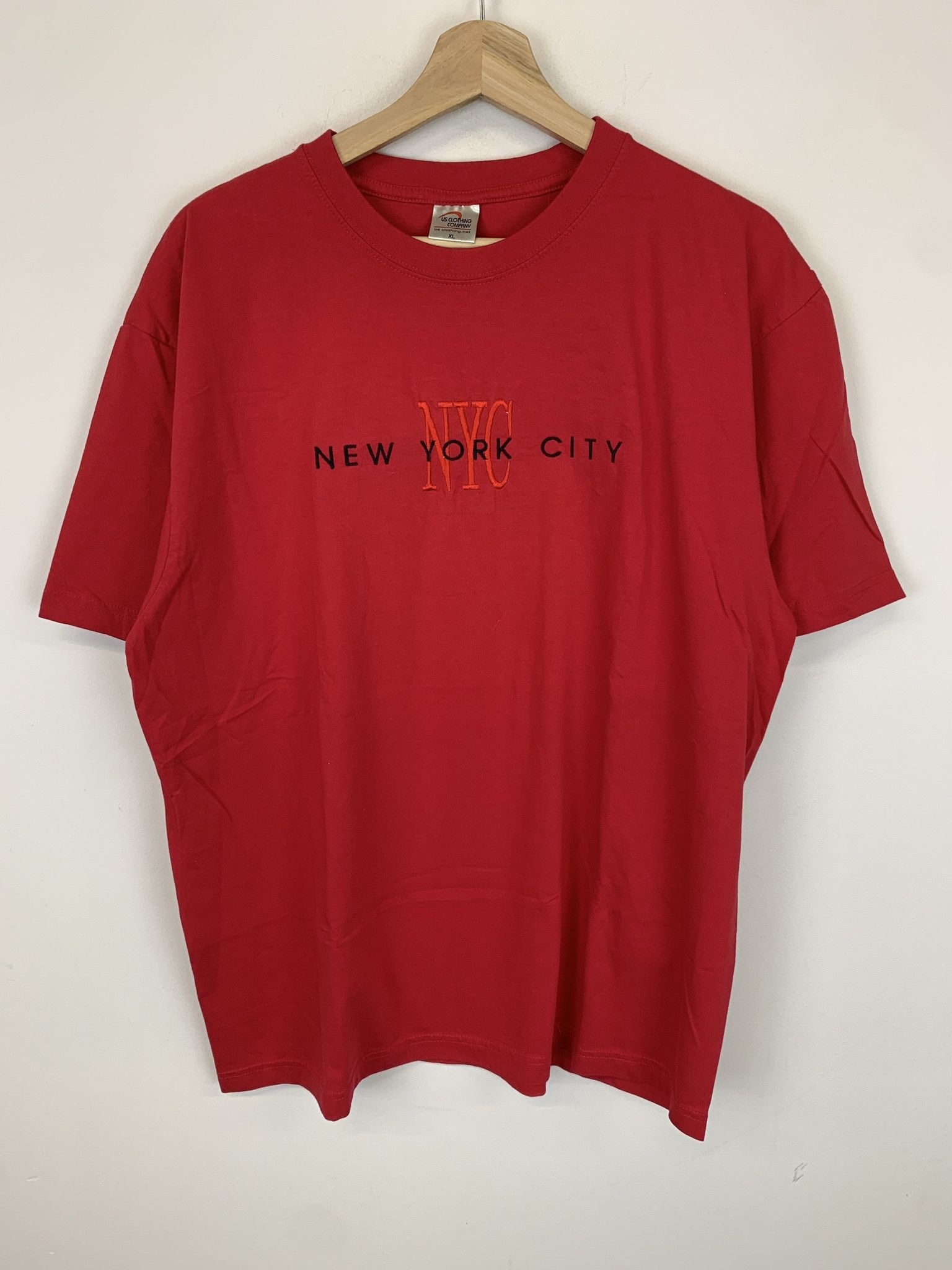 Vintage Vintage New York City Embroidered Chest Hit Tee Size XL Size US XL / EU 56 / 4 - 1 Thumbnail