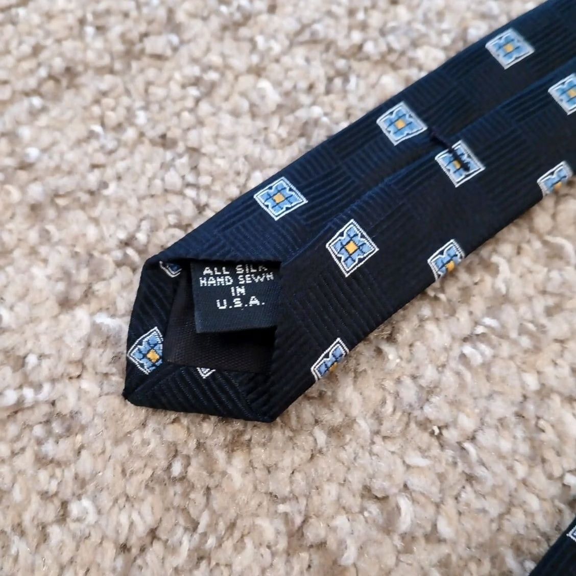 Jos. A. Bank Jos A Bank Tie Navy Blue Geometric Silk USA 59" One Size Men Tie Classic 57"-60" Pointed Blue Size ONE SIZE - 4 Thumbnail