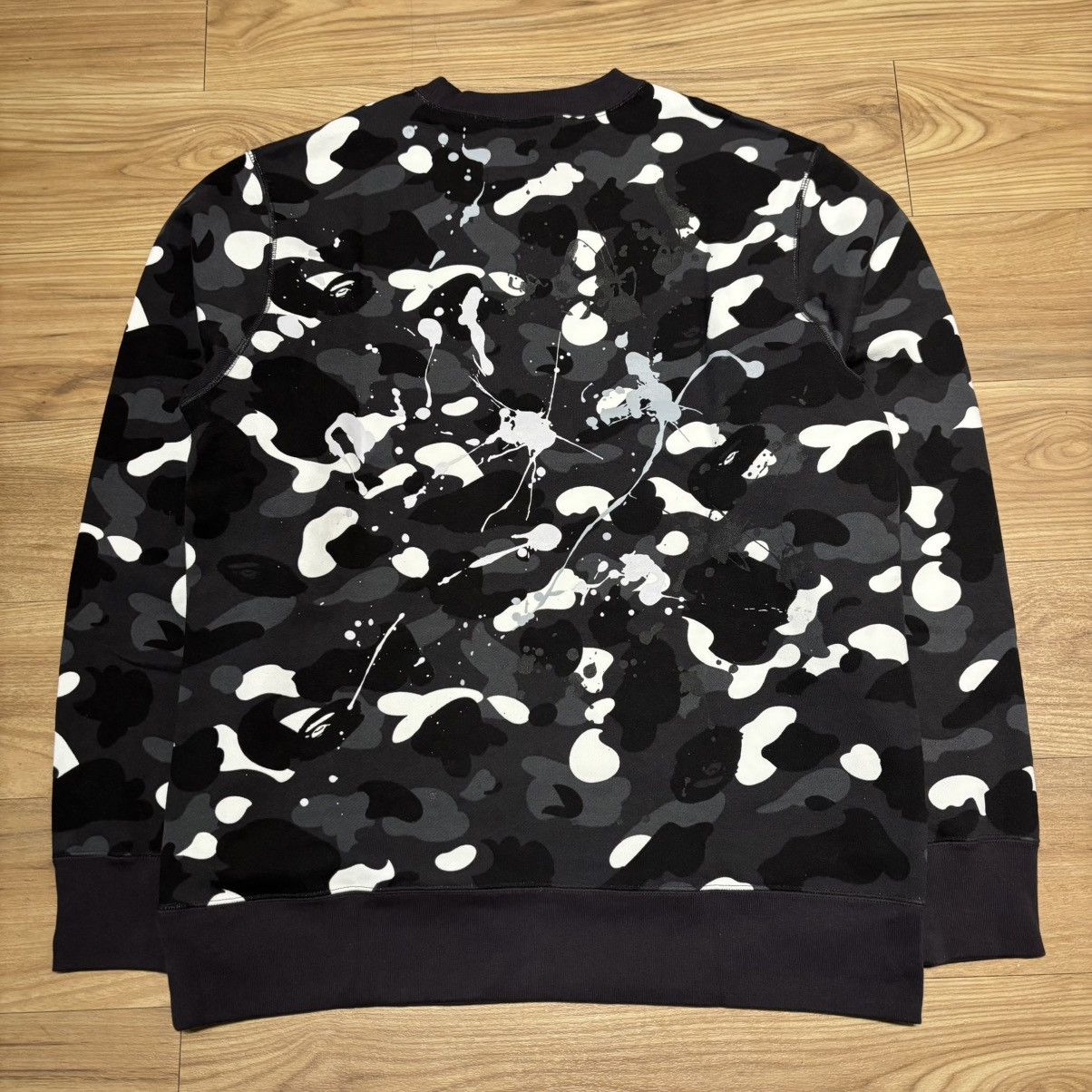 Bape Bape City Camo (Glow In The Dark) Painting Crewneck Size US XL / EU 56 / 4 - 2 Thumbnail