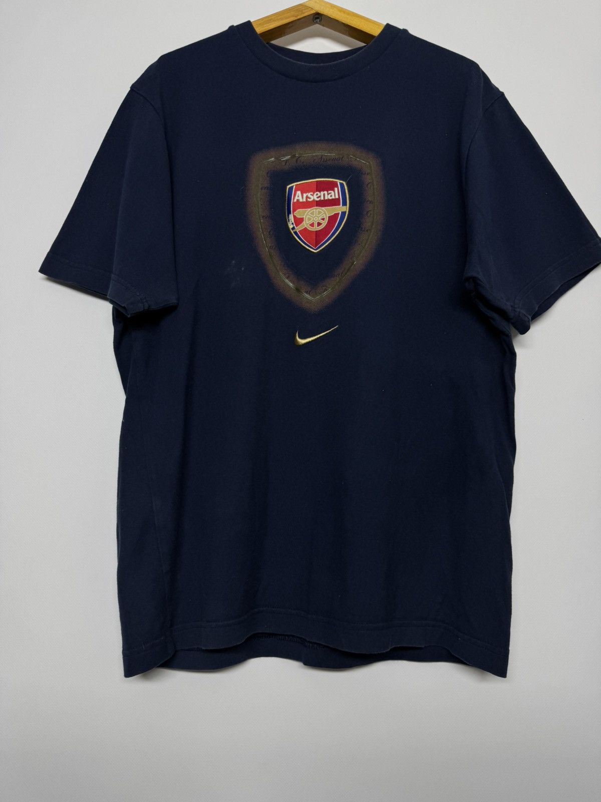 Nike Vintage Nike Tick Arsenal Graphic Print Navy Red T-Shirt Size US M / EU 48-50 / 2 - 7 Thumbnail