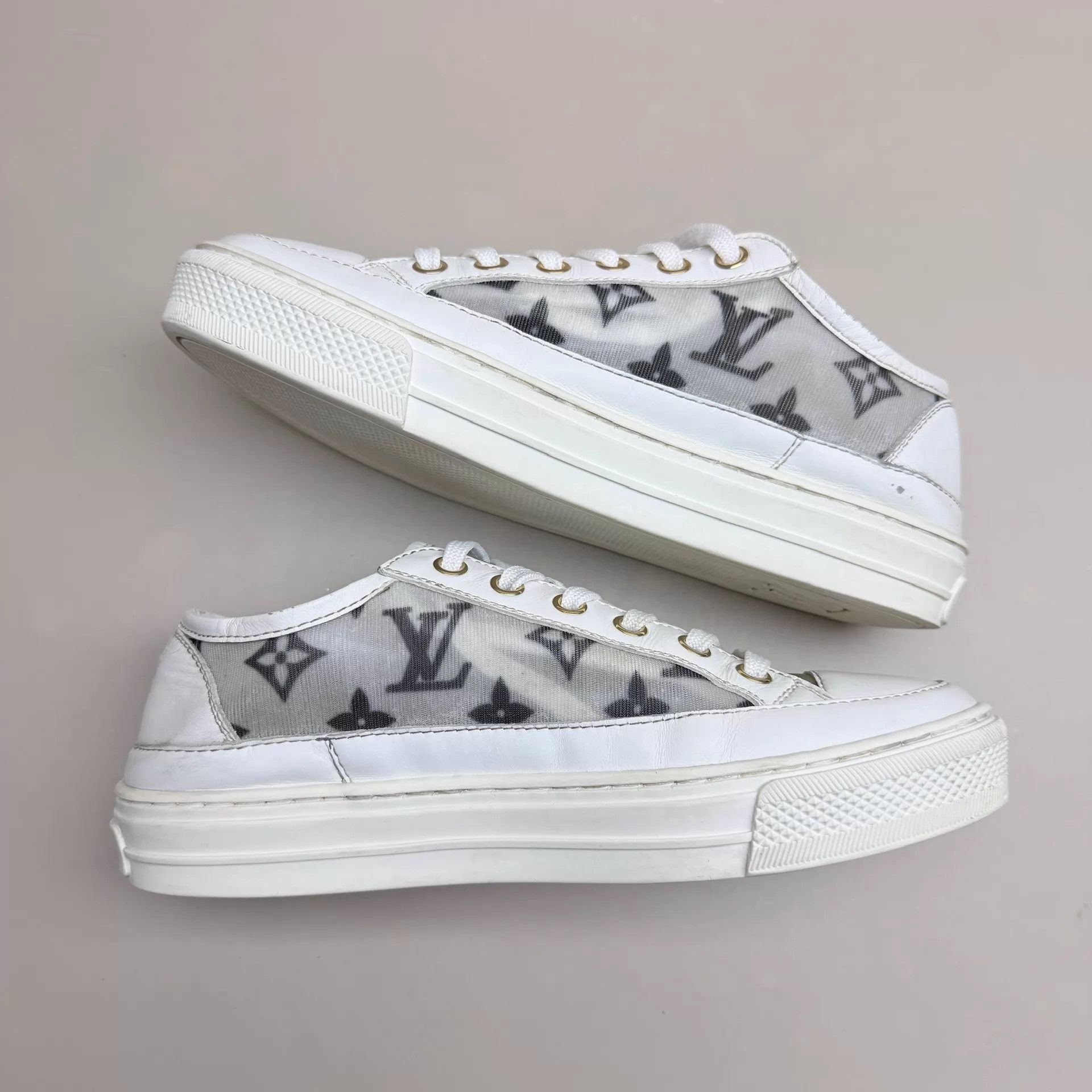 Louis Vuitton LV Wmn's B&W Monogram Sneaker 34.5 95 New Size US 4 / IT 34 - 4 Thumbnail