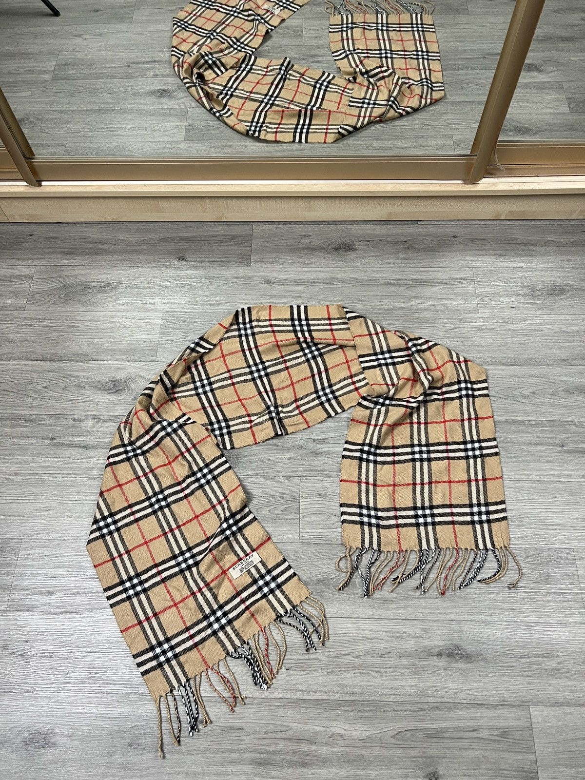 Burberry Burberry London 100% Cashmere Classic Check Scarf Size ONE SIZE - 4 Thumbnail