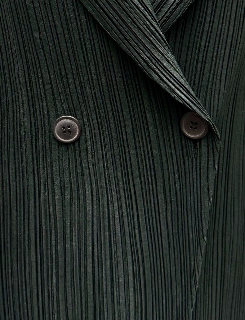 Issey Miyake Issey Miyake Black and green swallowtail pleated coat Size M / US 6-8 / IT 42-44 - 2 Thumbnail