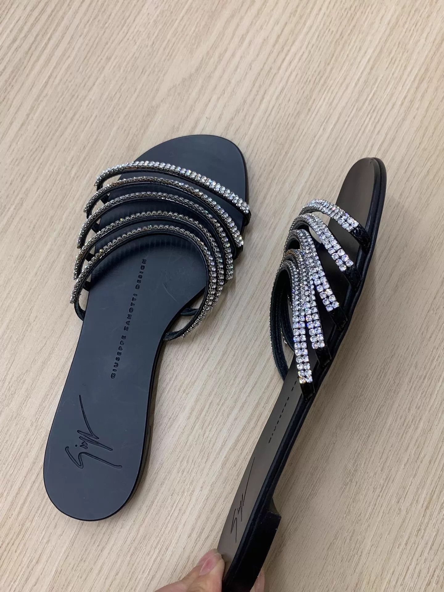 Giuseppe Zanotti Giuseppe Zanotti Black Multi-Crystal Mules 35.5 New Size US 5 / IT 35 - 3 Thumbnail