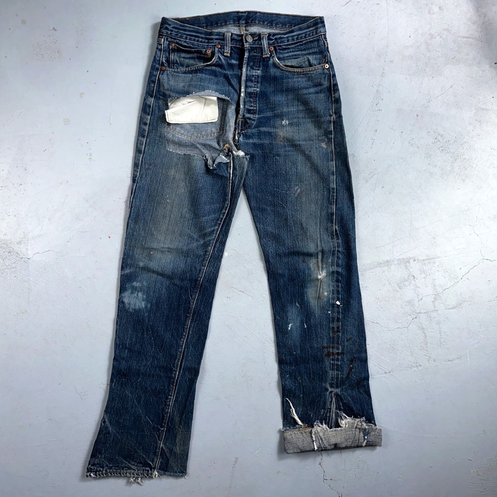 Levi's VINTAGE Levis 501 VTG 70s SS Redline Selvedge Jeans XX Thrashed Boot Cut Act 30x31 Size US 30 / EU 46 - 2 Thumbnail