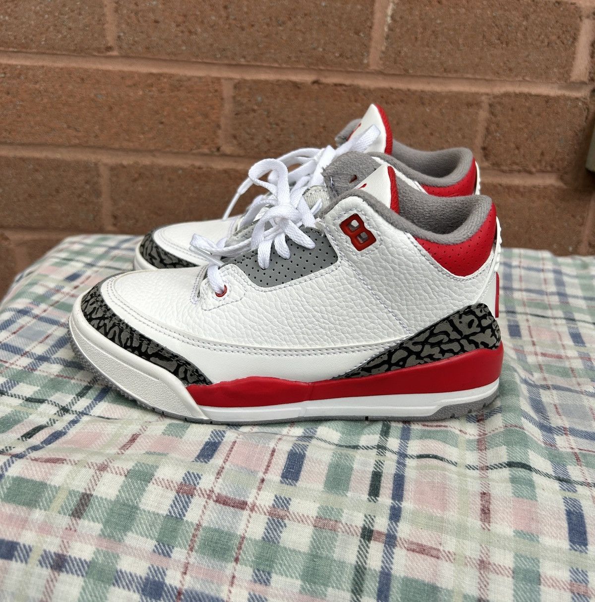 Jordan Brand Air Jordan 3 Retro PS Fire red Size US 4 / IT 34 - 2 Thumbnail