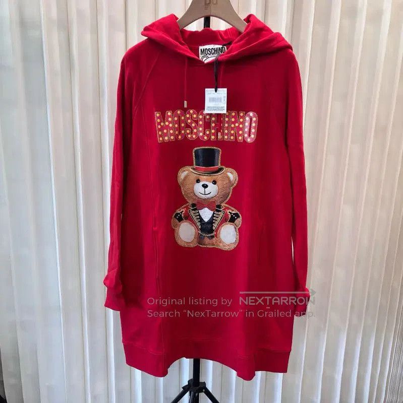 Moschino Red Cotton Women's Hoodie with Bear Design .