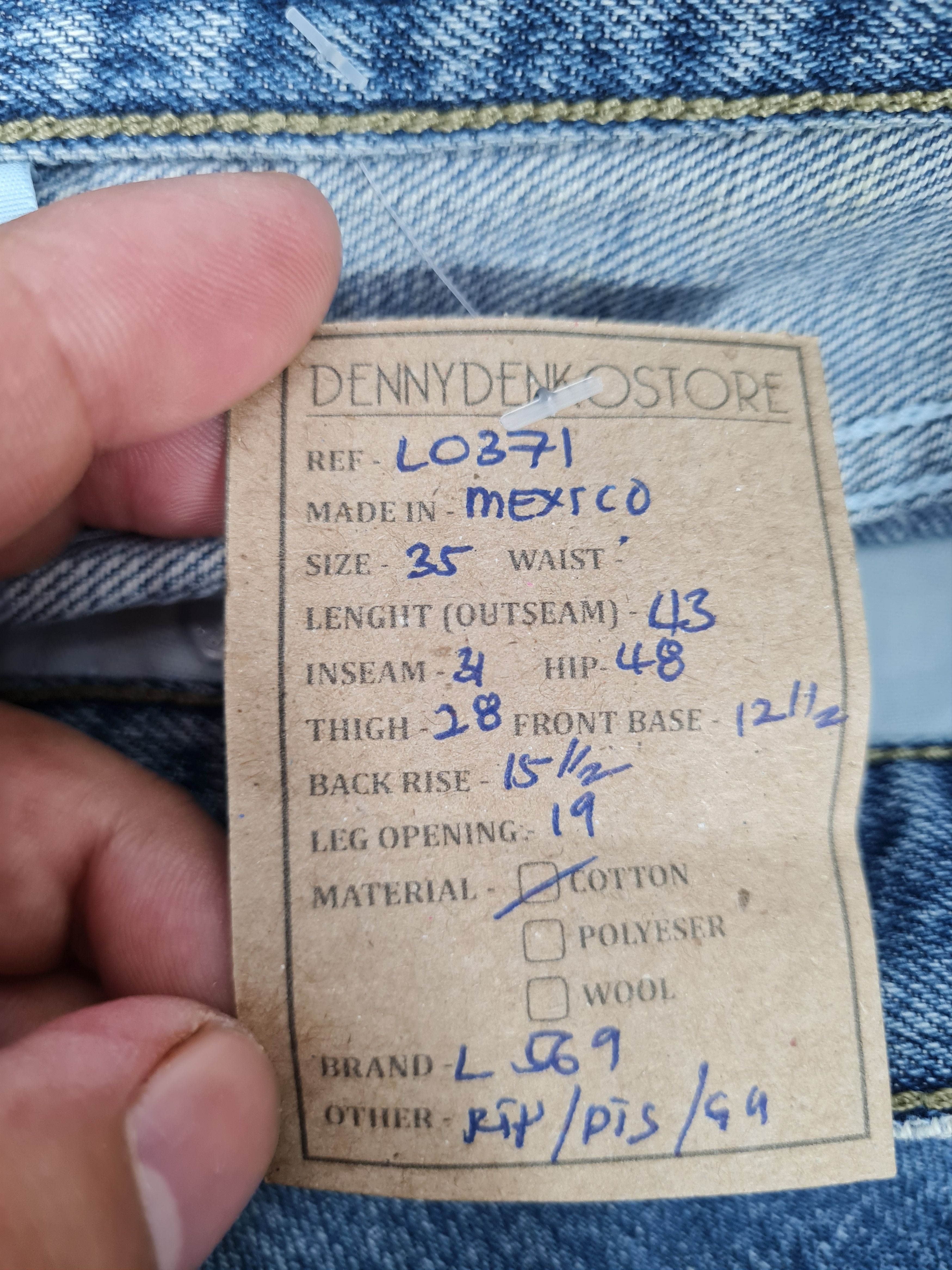 Levi's Vintage Clothing Vtg LEVIS 569 Distressed Ripeed Faded Jeans L0371 Size 35X31 Size US 35 - 13 Thumbnail