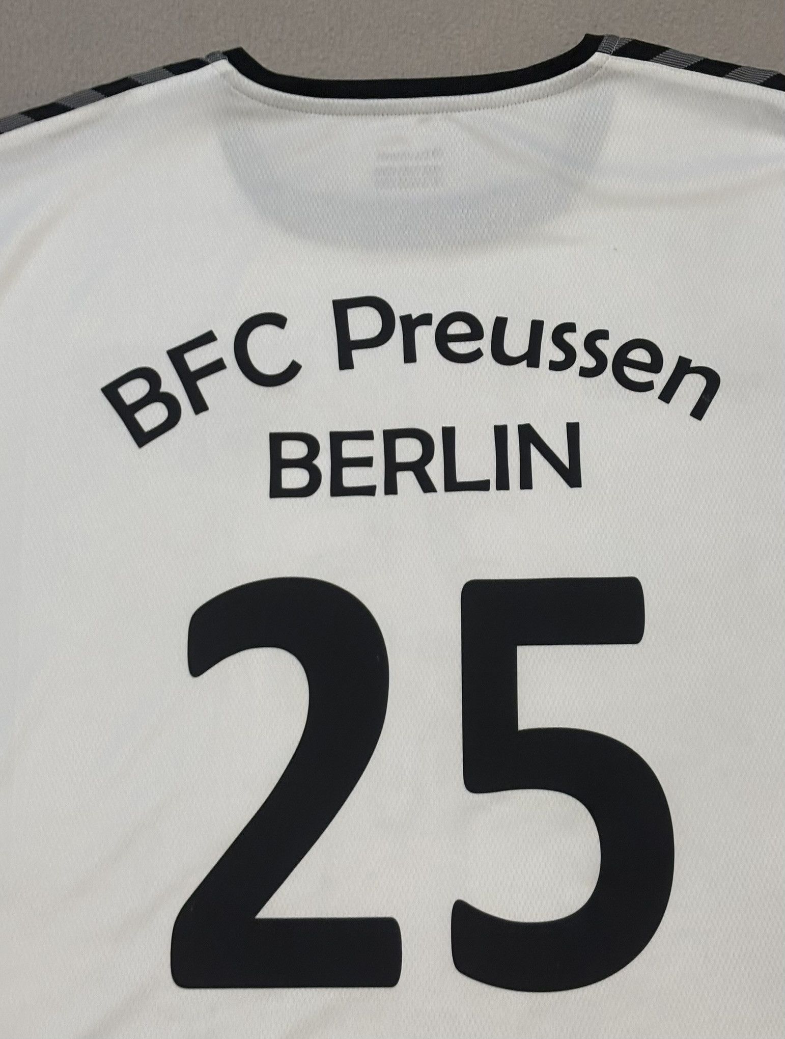 Hummel BFC Preussen Hanish #25 Hummel Handball Jersey Size XXXL Size US XXL / EU 58 / 5 - 14 Thumbnail