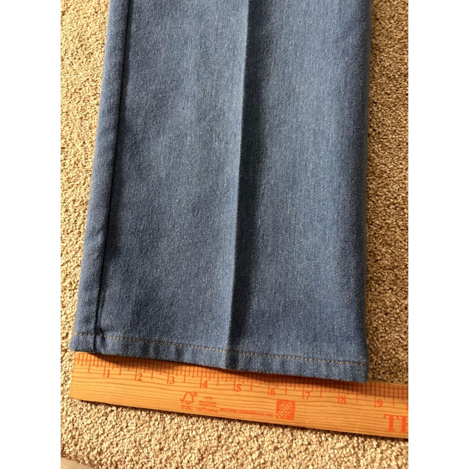 Wrangler Wrangler Jeans Mens 36x29 Light Wash Blue Denim Straight Leg Regular Fit Pants Size US 36 / EU 52 - 3 Thumbnail
