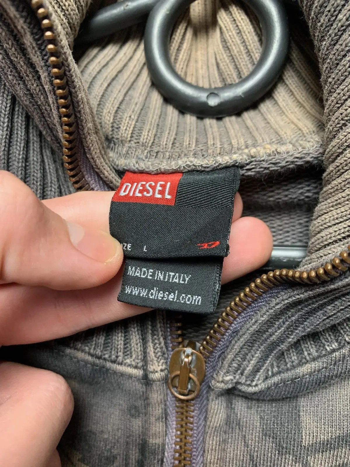 Diesel Vintage Diesel Avante-garte sweater s/xs distressed Y2K Size US S / EU 44-46 / 1 - 3 Thumbnail