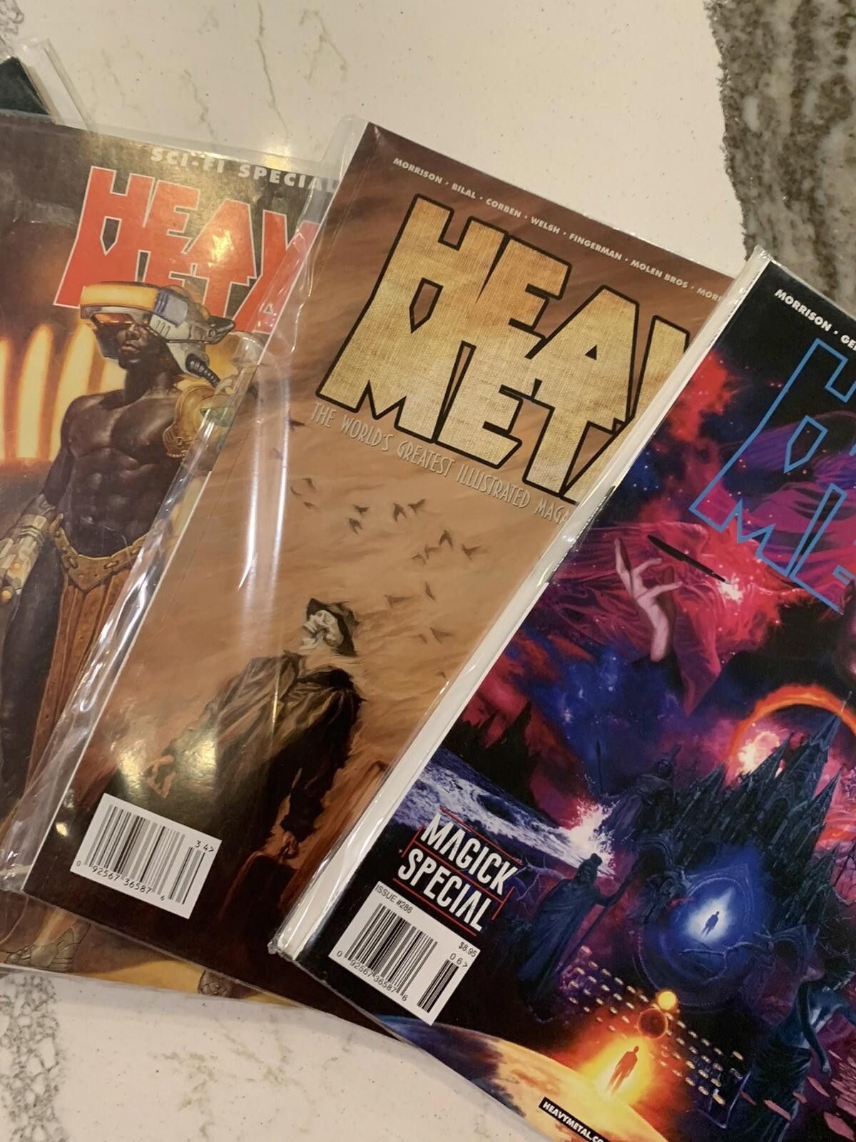 Designer Heavy Metal Magazine 1983- 2018 Lot of 5 Fantasy Collection Size ONE SIZE - 6 Thumbnail