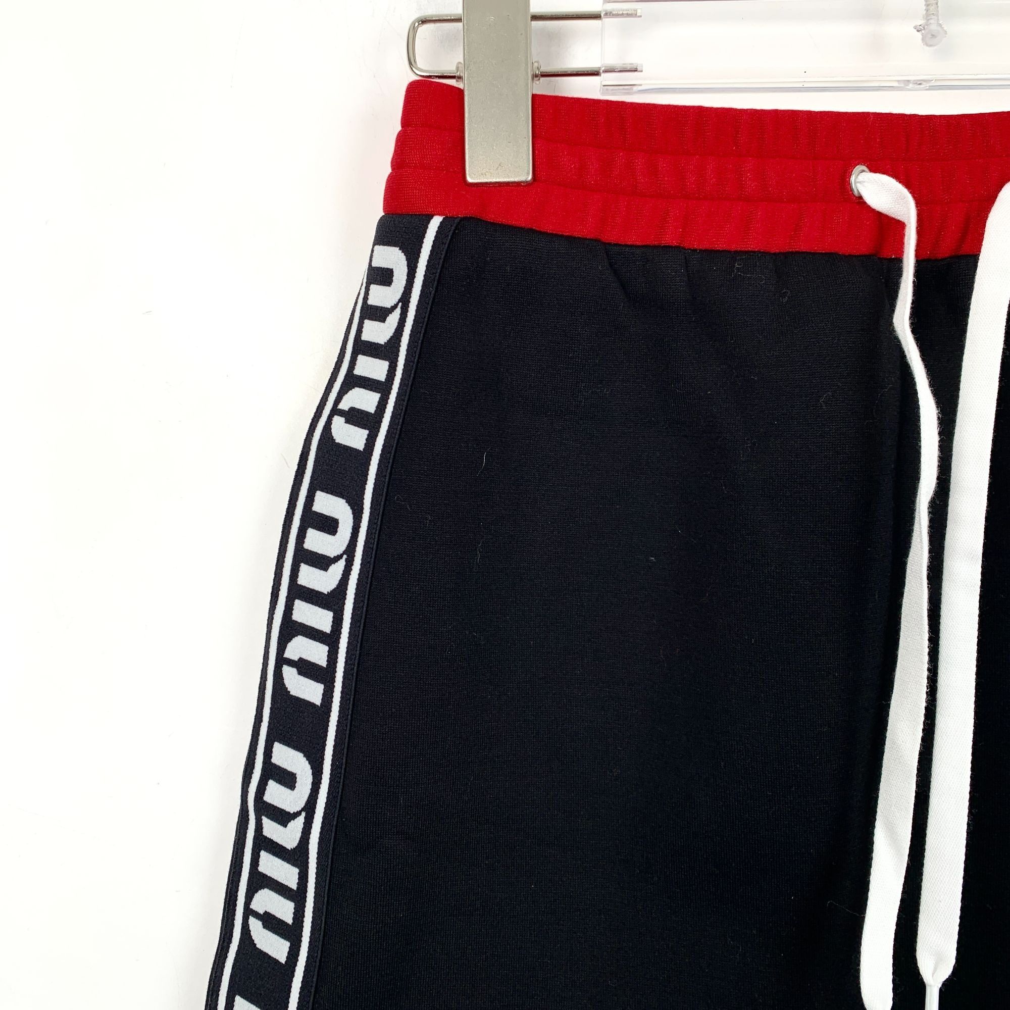 Miu Miu H11460 Miu Miu Womens Black Mini Skirt With Red Waistband & Size 27" / US 4 / IT 40 - 3 Thumbnail