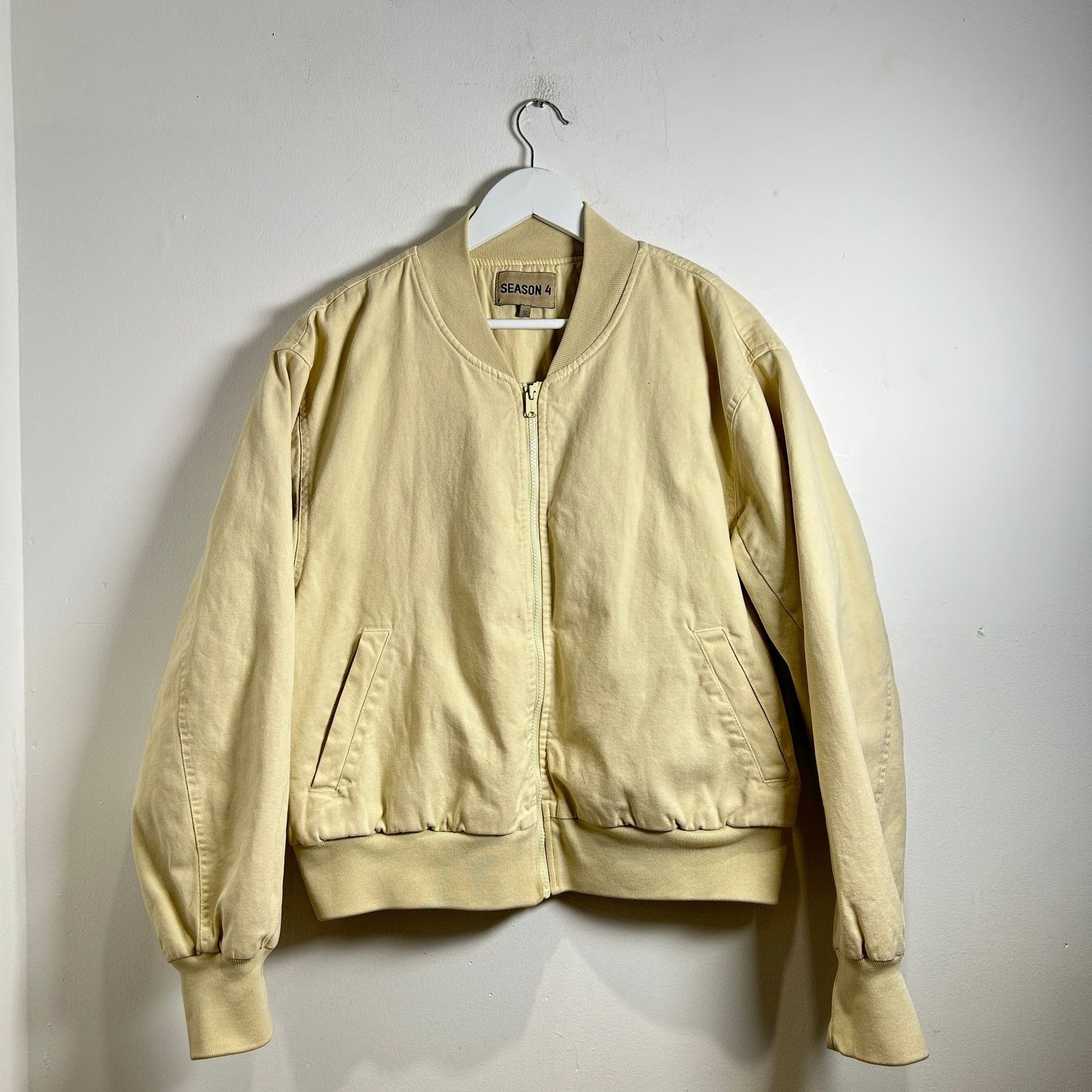 Yeezy Yeezy Season 4 Beige Bomber Jacket Size S Size US S / EU 44-46 / 1 - 1 Thumbnail