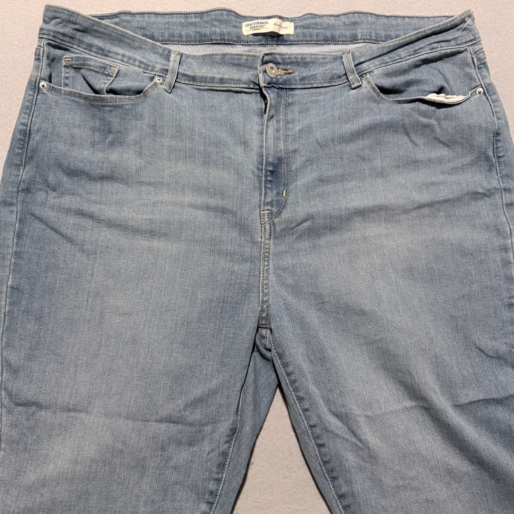 Levi's Signature By Levi's Gold High-Rise Capri Jeans Women's Blue Denim Cuffed - 20 Size 42" / US 20 - 3 Thumbnail