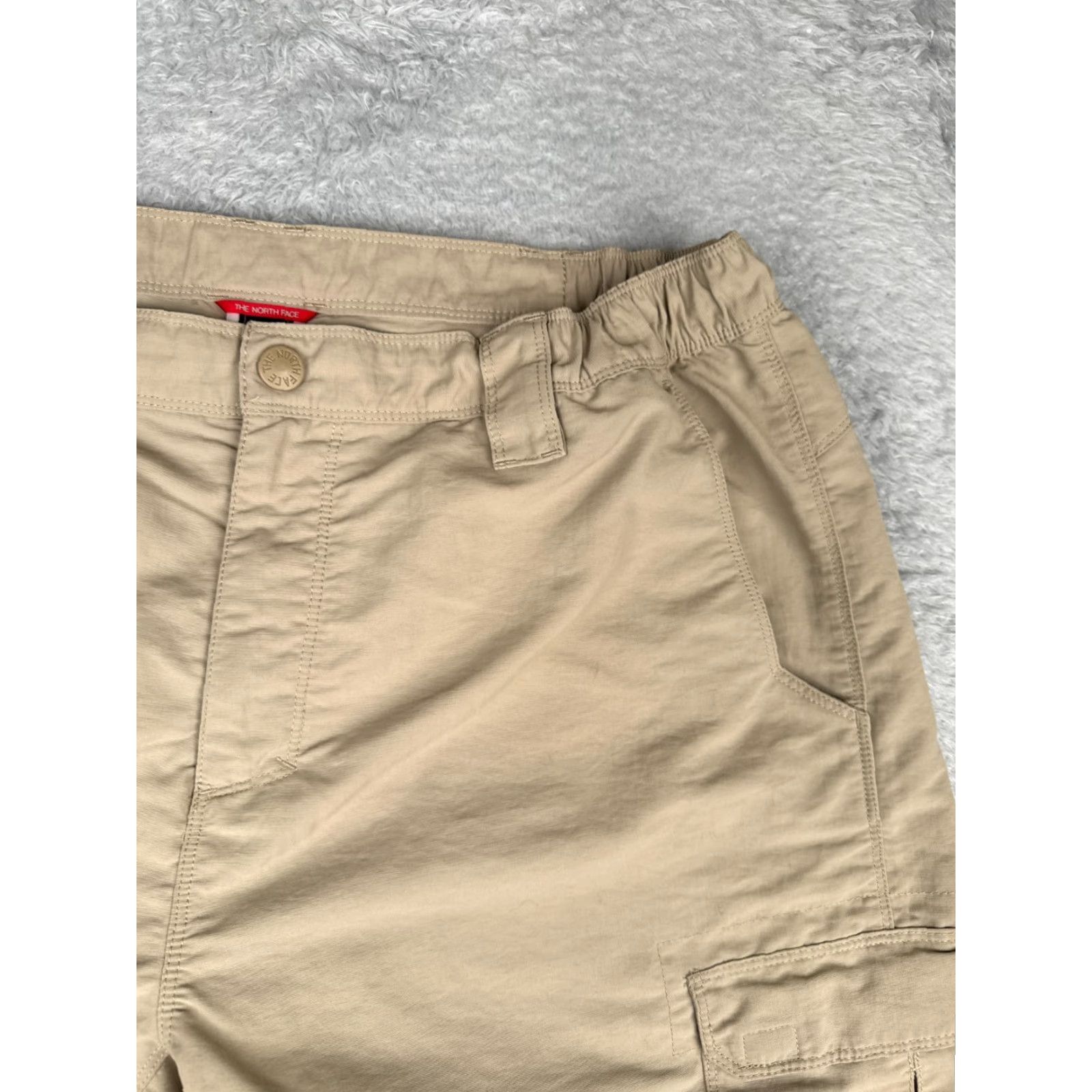 The North Face The North Face Shorts Men Large Beige Cargo 100% Nylon Hiking Hike Camping 36x9 Regular Cargo Pocket Drawstring Size US 33 - 5 Thumbnail