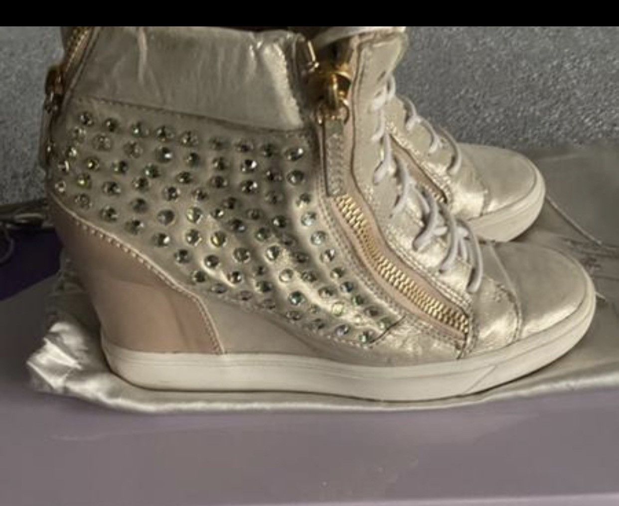 Giuseppe Zanotti Giuseppe Zanotti Gold/Beige Leather And Suede Crystal Size US 9 / IT 39 - 2 Thumbnail