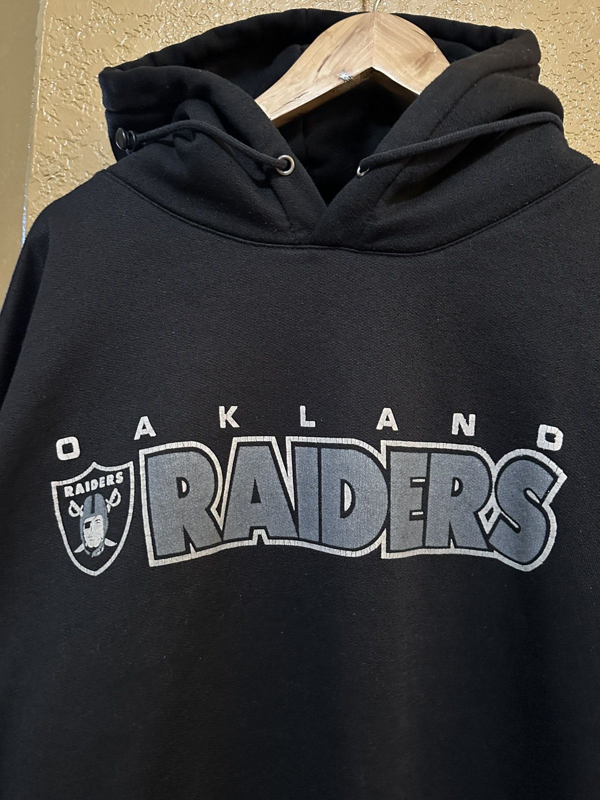 Vintage 🏴‍☠️ vintage Oakland Raiders pullover hoodie xl NFL Size US XL / EU 56 / 4 - 4 Thumbnail