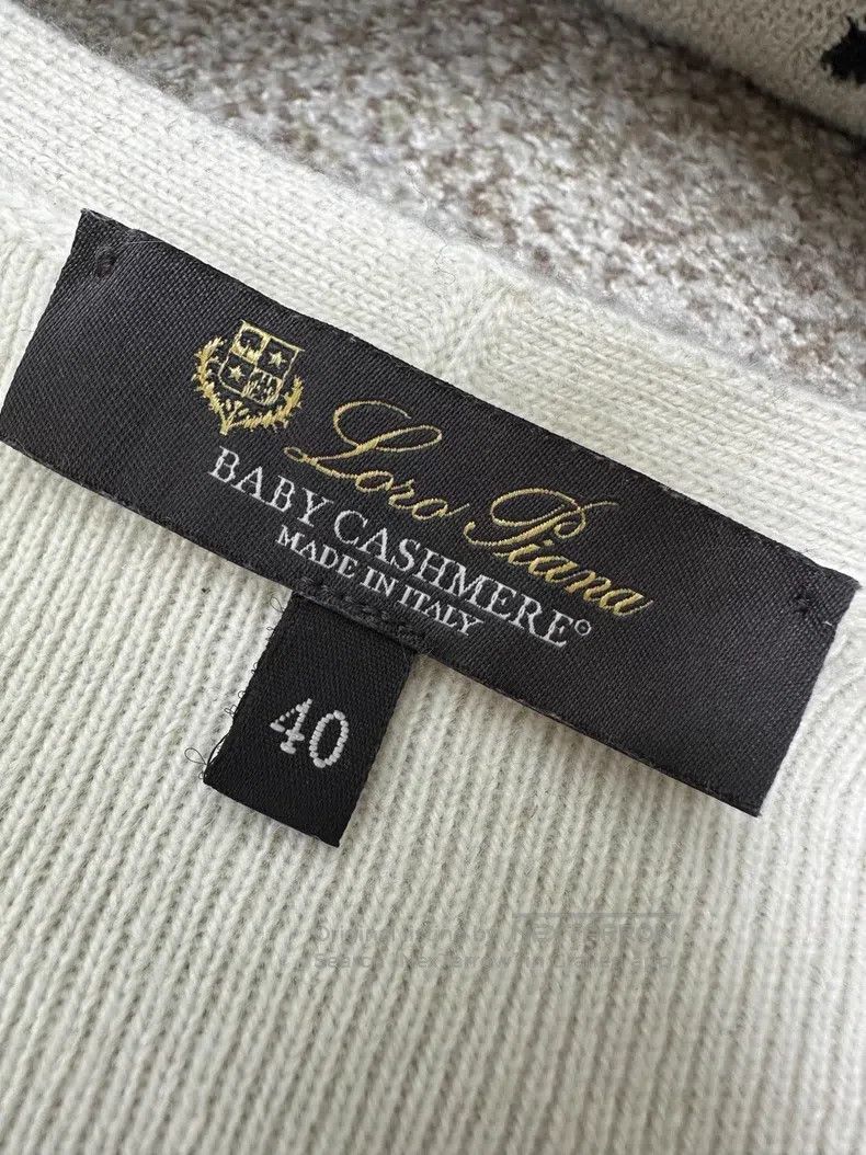 Loro Piana Loro Piana Off-white V-neck long-sleeve knit top Size XS / US 0-2 / IT 36-38 - 4 Thumbnail